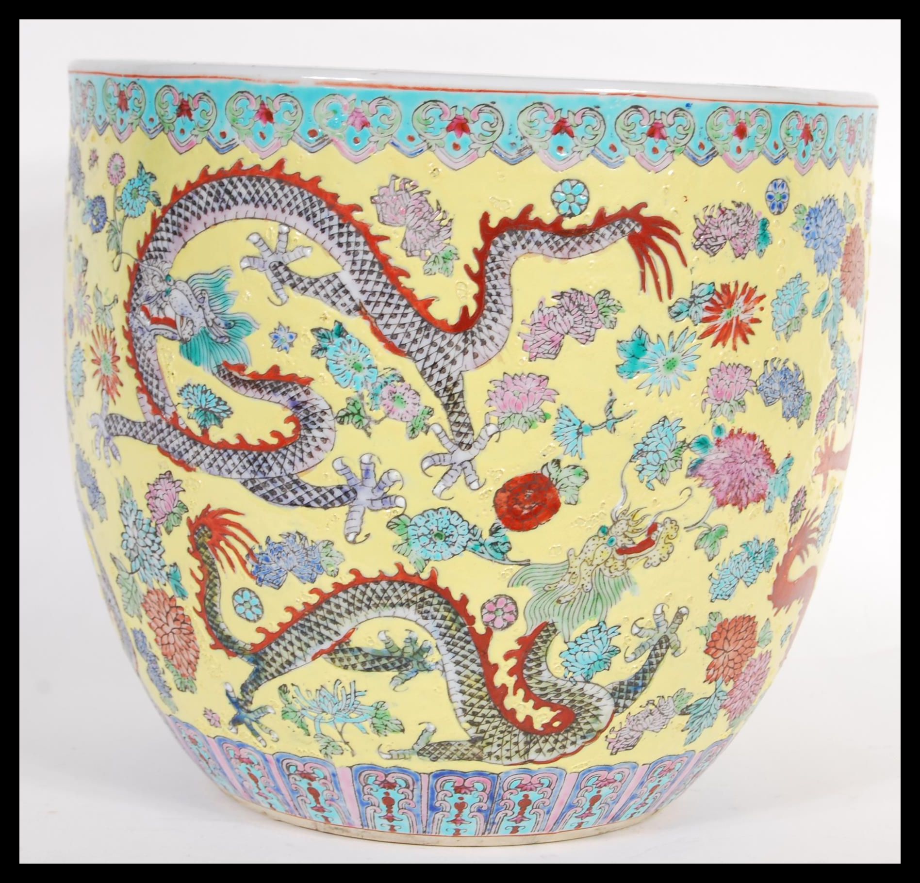 A large 19th century Chinese brush pot / vase having famille Jaune enamelled ground with - Image 4 of 6