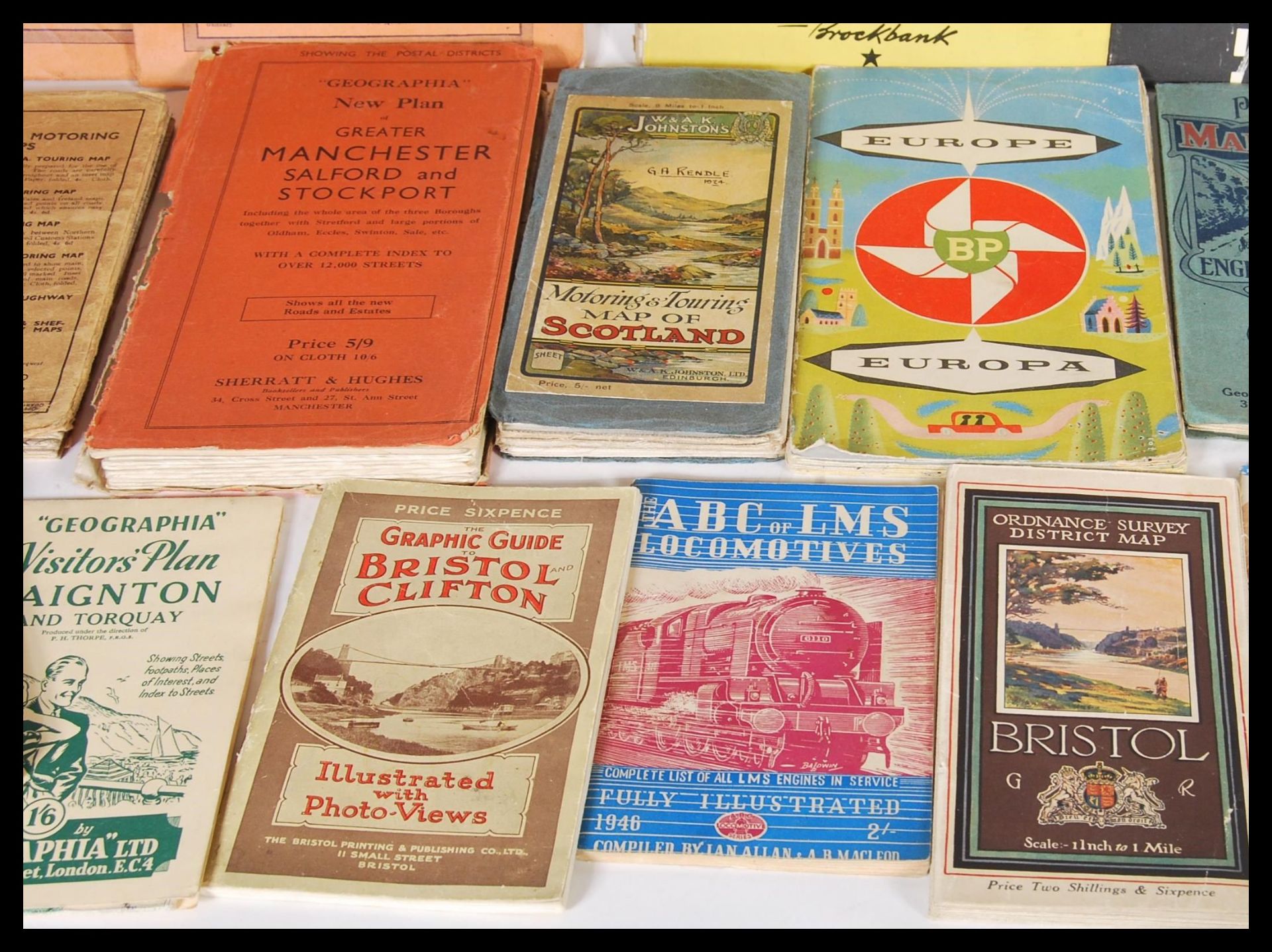 A collection of vintage 20th Century travel related maps.Many of the maps canvas backed, to - Bild 4 aus 5