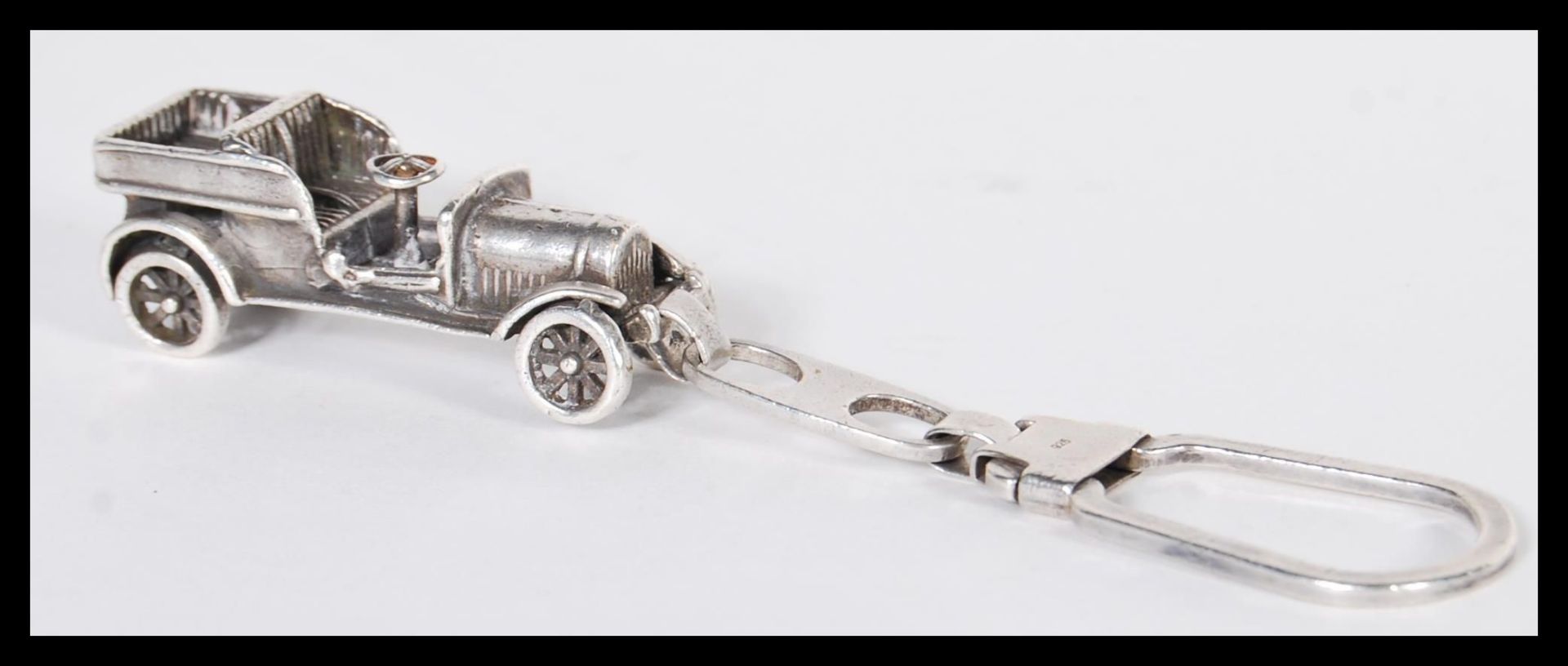 A sterling silver 925 clip pendant in the form of an early 20th Century classic old timer car. - Bild 2 aus 6