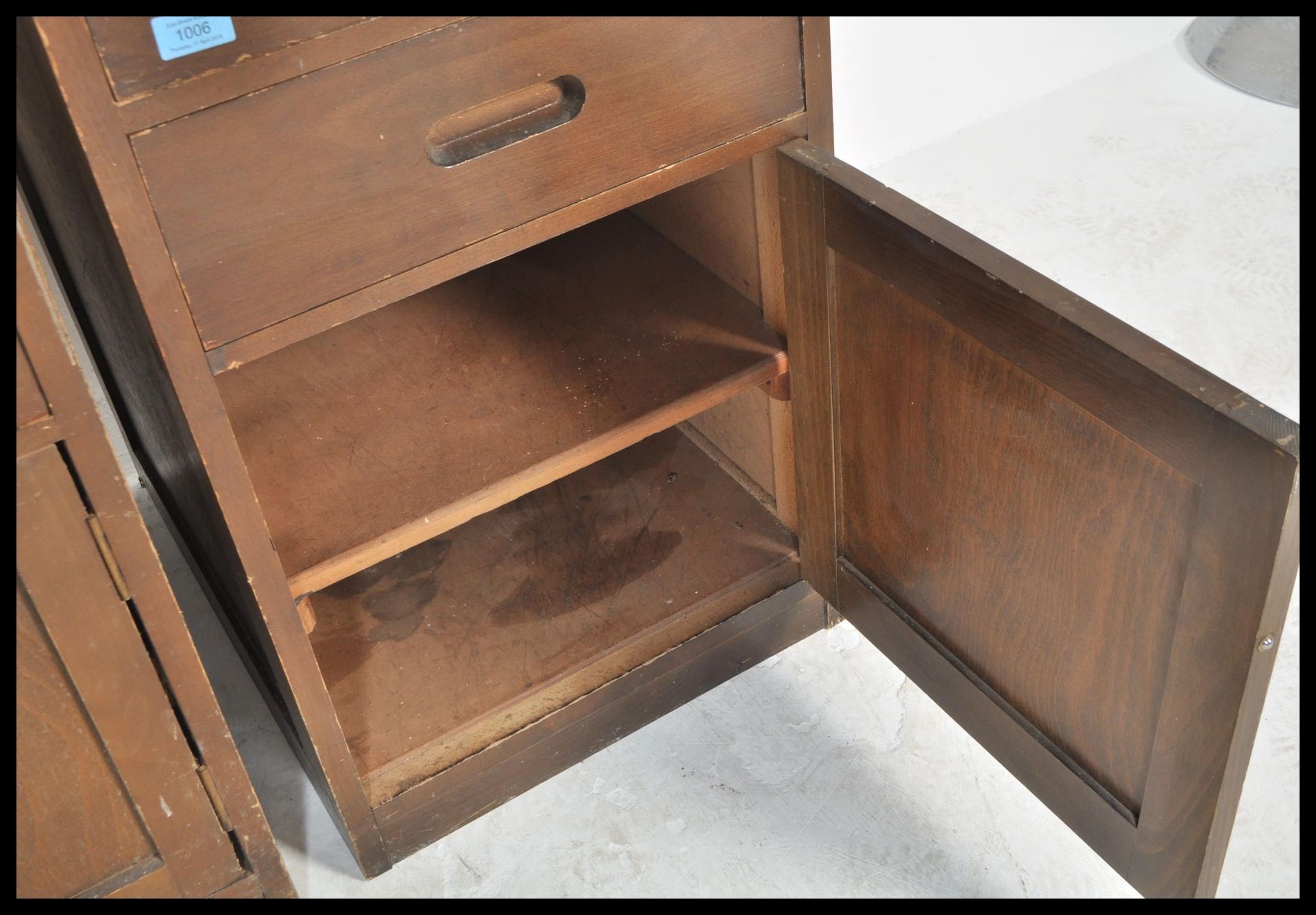 A pair of vintage 20th Century military bedside locker cabinets having a configuration of two - Bild 6 aus 6