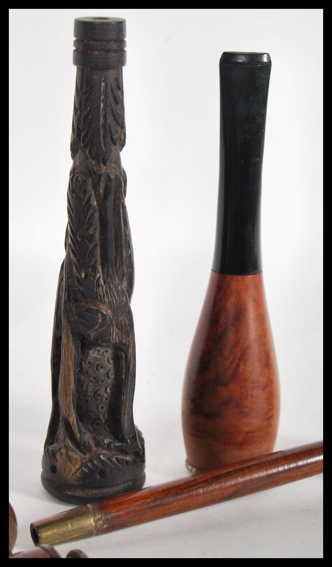 A good collection of antique and early 20th Century smoking tobacco and other pipes to include - Bild 2 aus 5