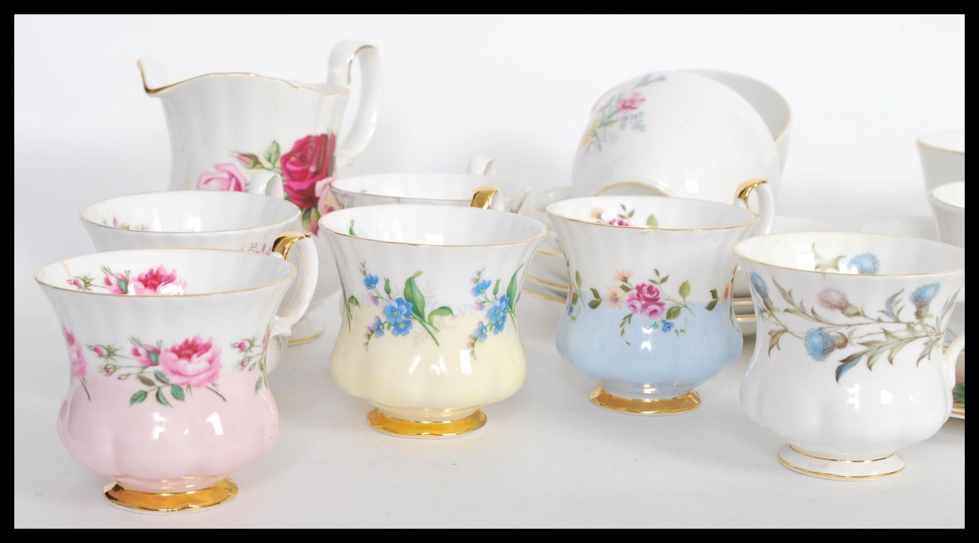 A collection of 20th Century tea sets to include, Bell fine bone china set consisting of six cups, - Bild 2 aus 7