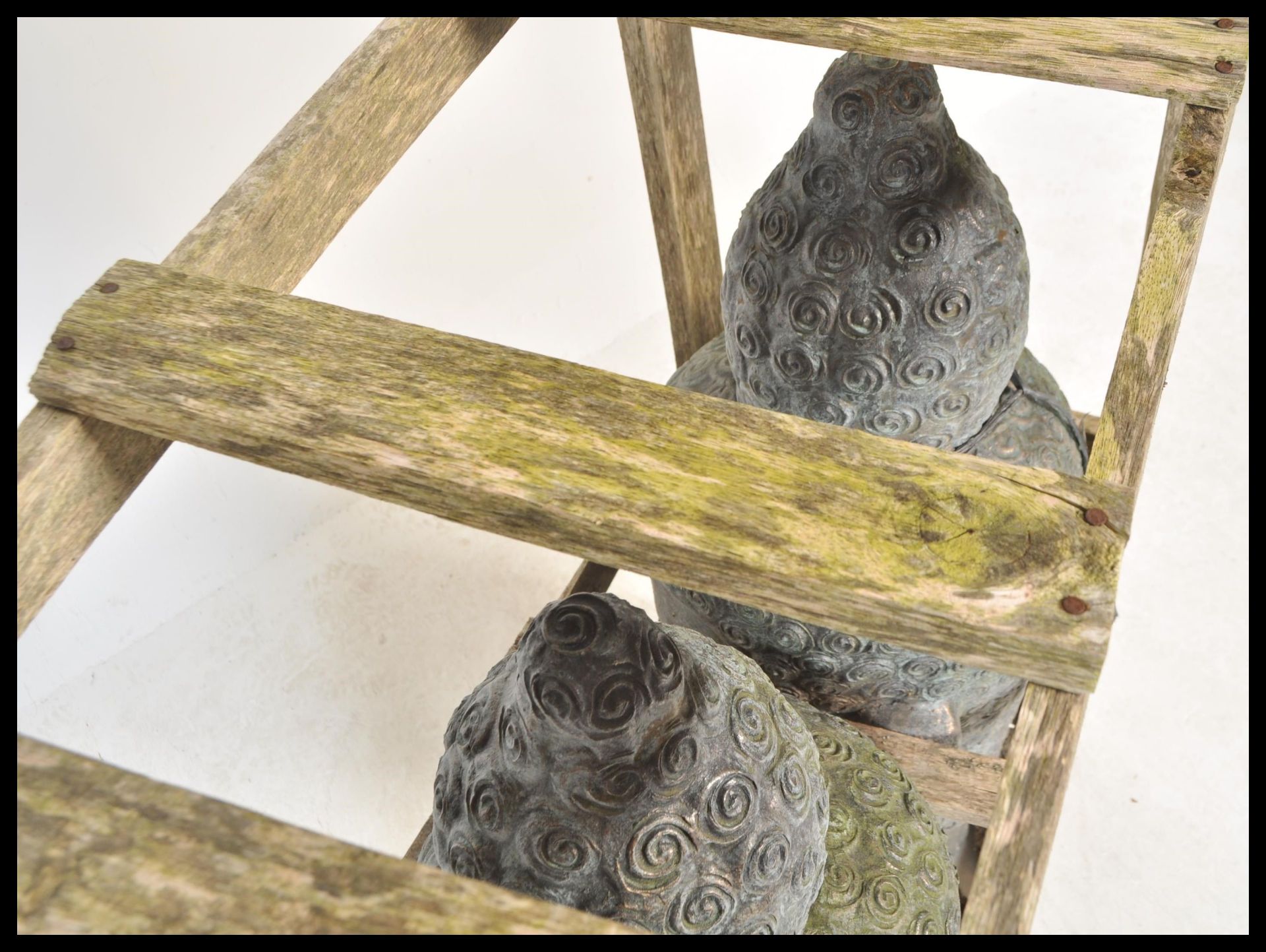 Two 20th Century terracotta Asian deity / buddha sculptural heads of large proportions being set - Bild 5 aus 8