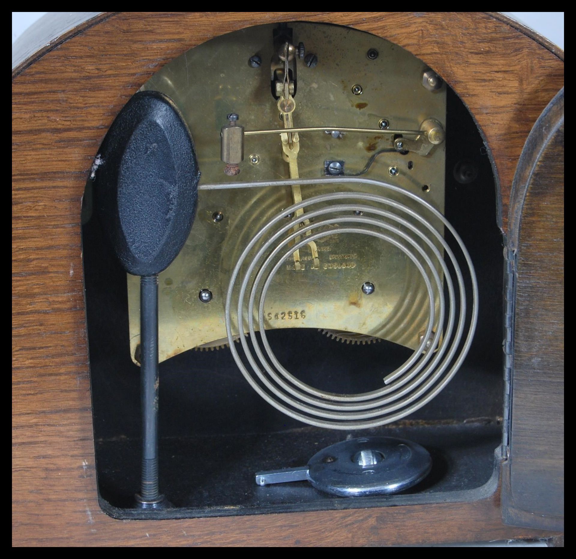 A pair of early 20th Century Art Deco mantel clocks one being an oak cased example and the other a - Bild 5 aus 6