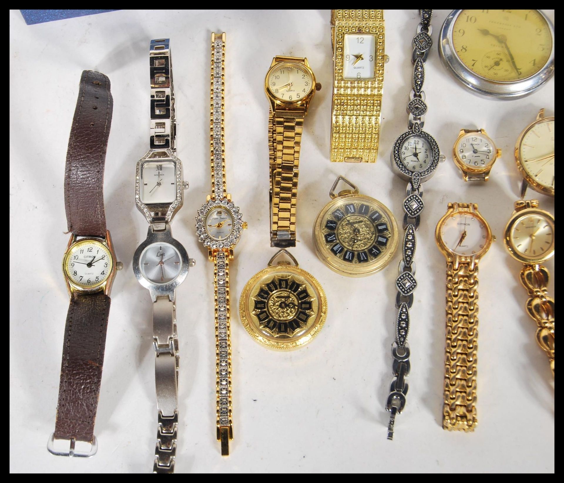 A selection of vintage watches to include a ladies Sekonda yellow metal cocktail watch inlaid with - Bild 4 aus 5