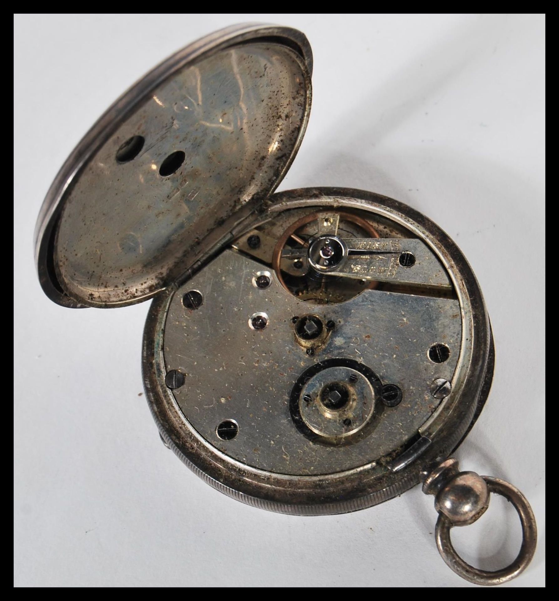 A collection of three vintage 20th Century silver open face pocket watches having white enamelled - Bild 7 aus 7