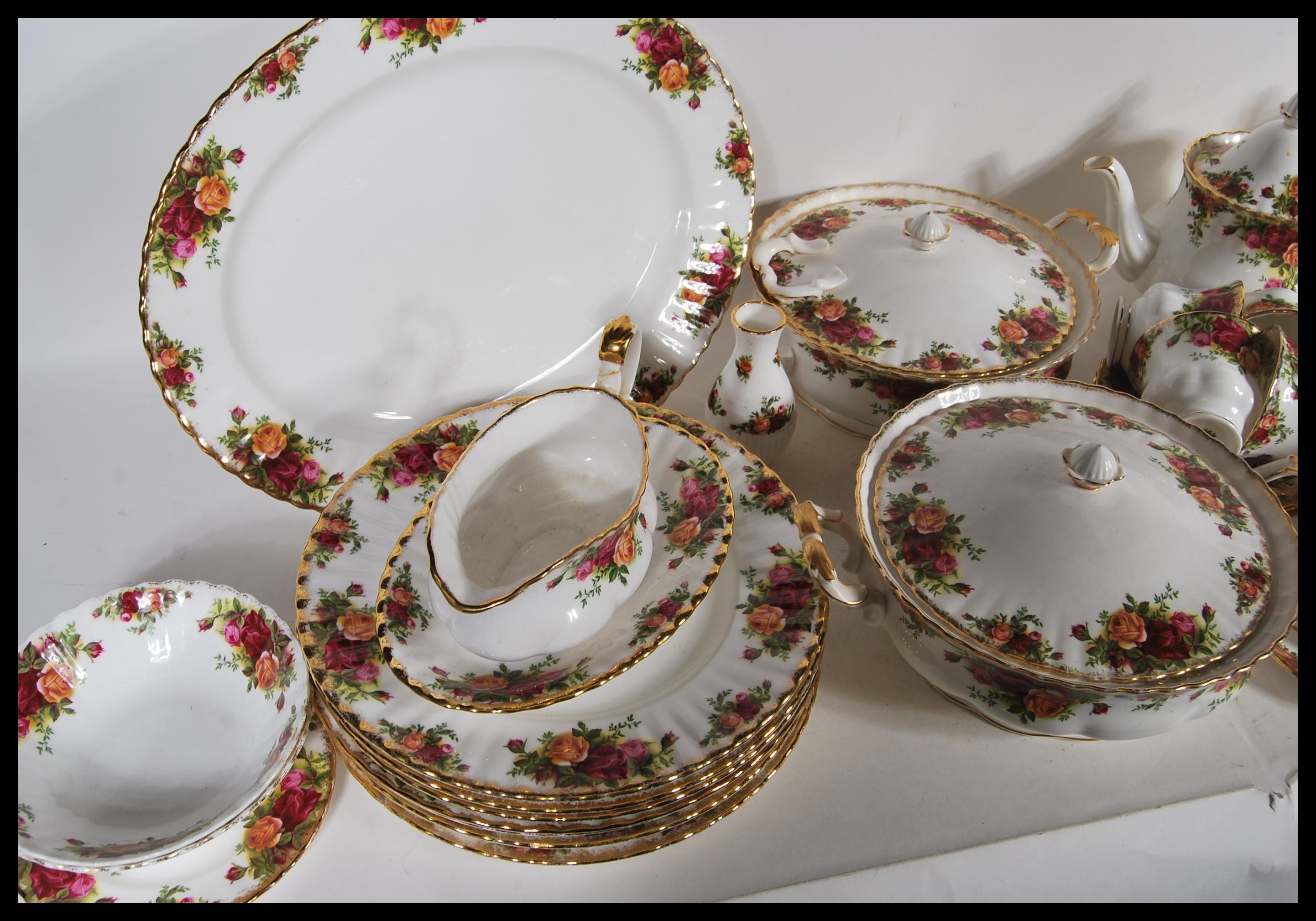 An extensive set of Royal Albert Old Country Roses pattern tea service including tea pot, cups and - Image 4 of 12