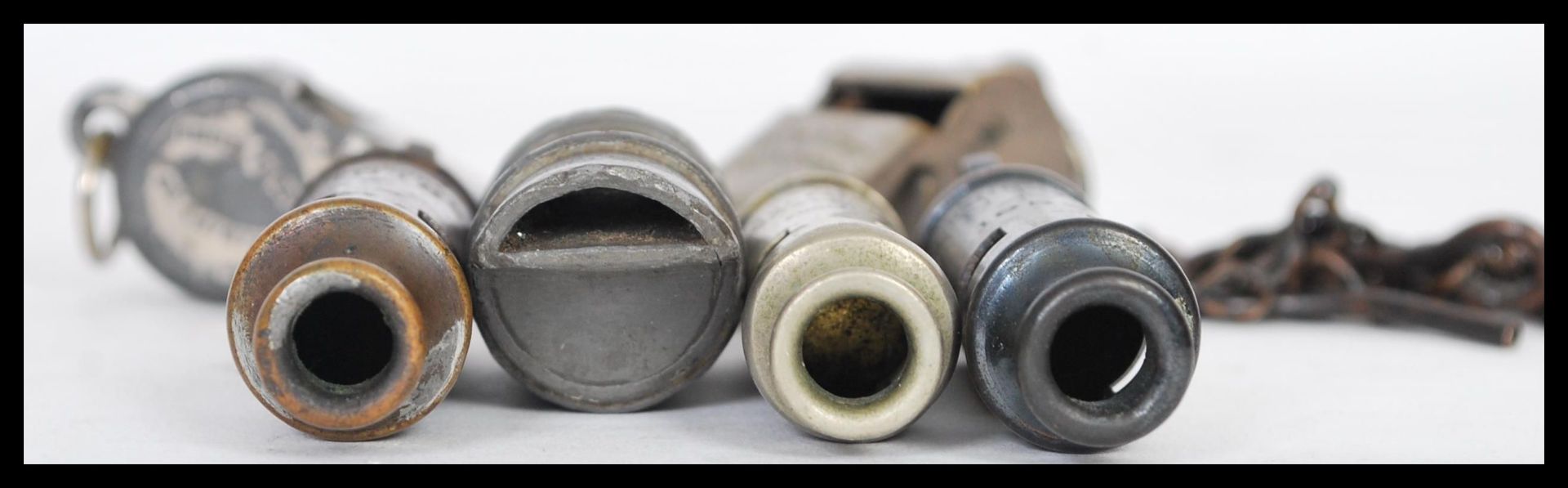A selection of whistles dating from the 19th Century to include a Victorian railway whistle, a - Bild 5 aus 5
