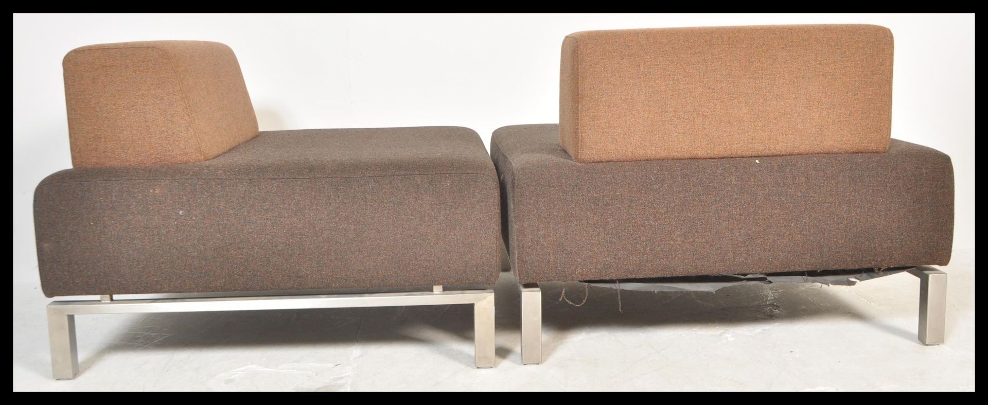 A pair of contemporary modern modular seating sofa / chairs in the manner of Orange Box furniture - Bild 5 aus 5