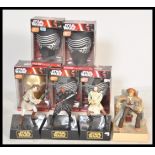 COLLECTION OF STAR WARS TOYS AND MERCHANDISE.