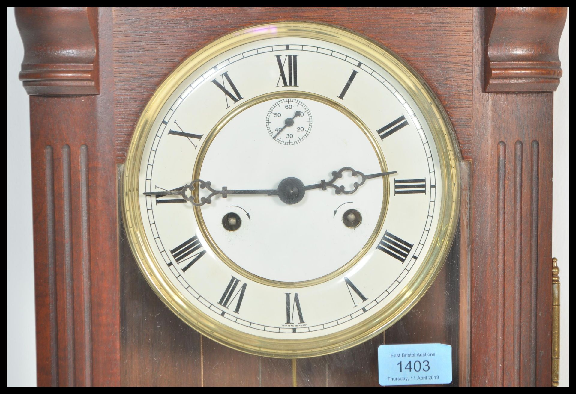 A 20th Century double weighted Vienna style pendulum wall clock with a swan's neck pediment to the - Bild 4 aus 5