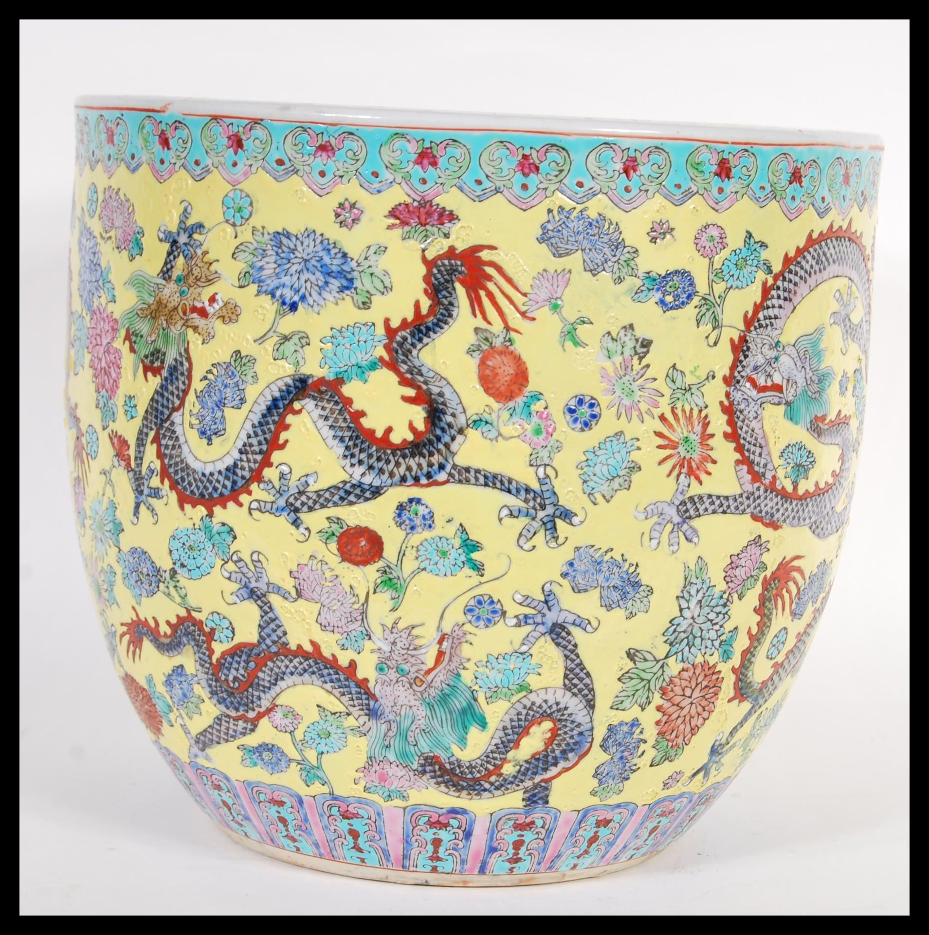 A large 19th century Chinese brush pot / vase having famille Jaune enamelled ground with - Image 3 of 6