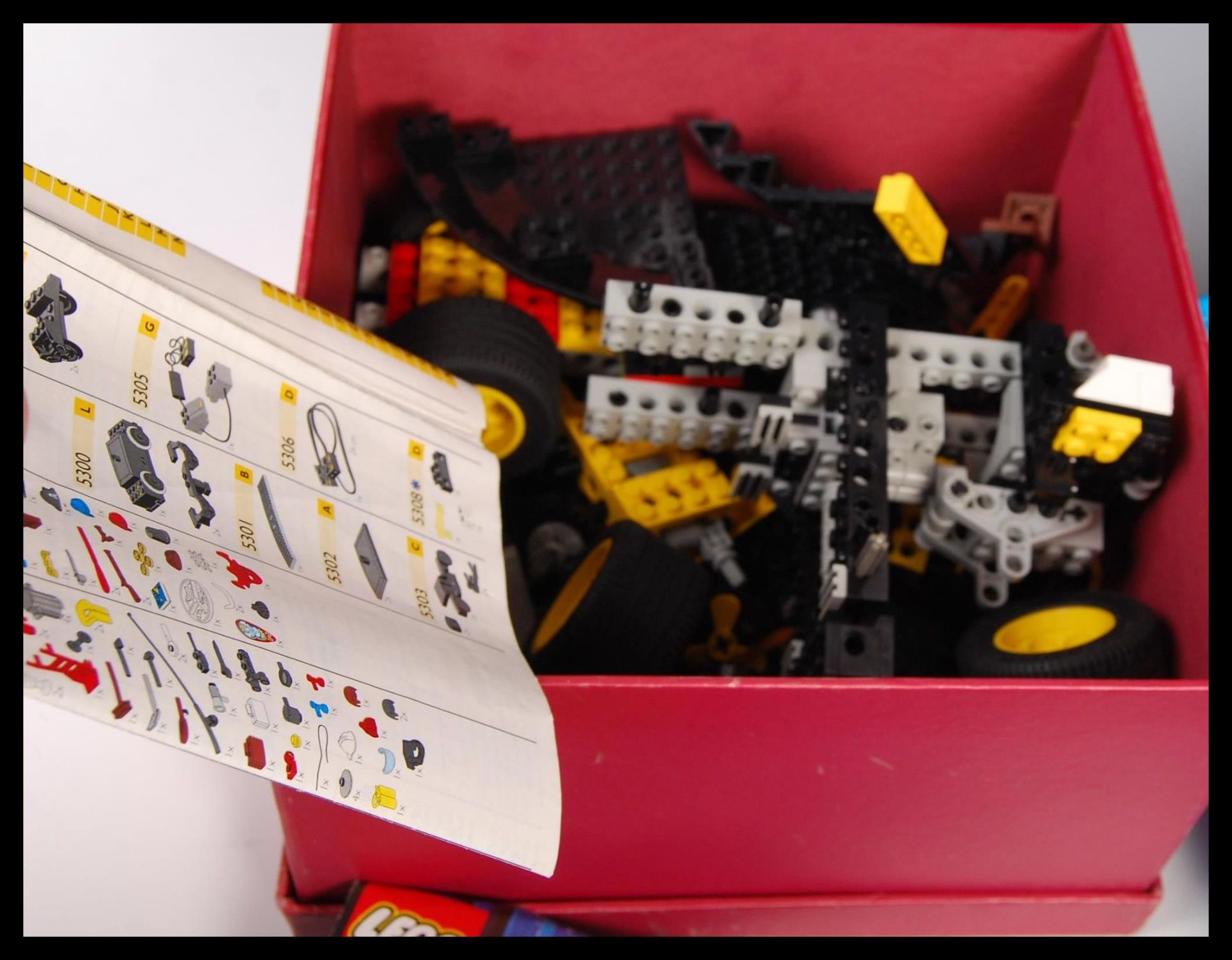 TWO LOOSE LEGO SETS 6198 STINGRAY STORMER AND LEGO TECHNIC - Bild 3 aus 3