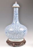 AN ANTIQUE CHINESE BLUE AND WHITE LARGE VASE AND BELL COVER