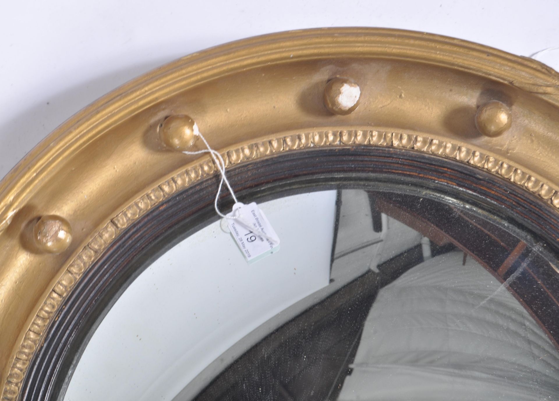 19TH CENTURY REGENCY GILTWOOD & COMPOSITE CONVEX WALL MIRROR - Bild 4 aus 6