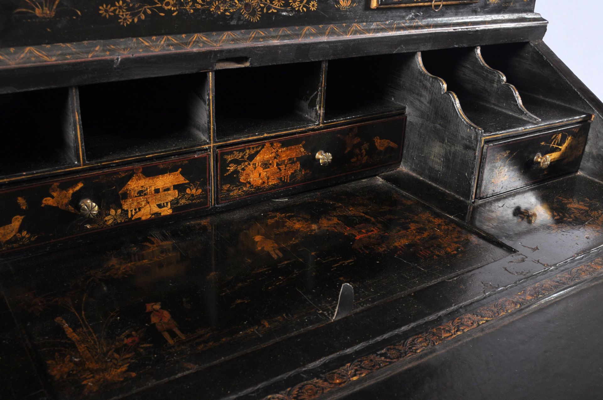 18TH / 19TH CENTURY CHINESE BLACK LACQUERED BUREAU BOOKCASE - Bild 13 aus 24