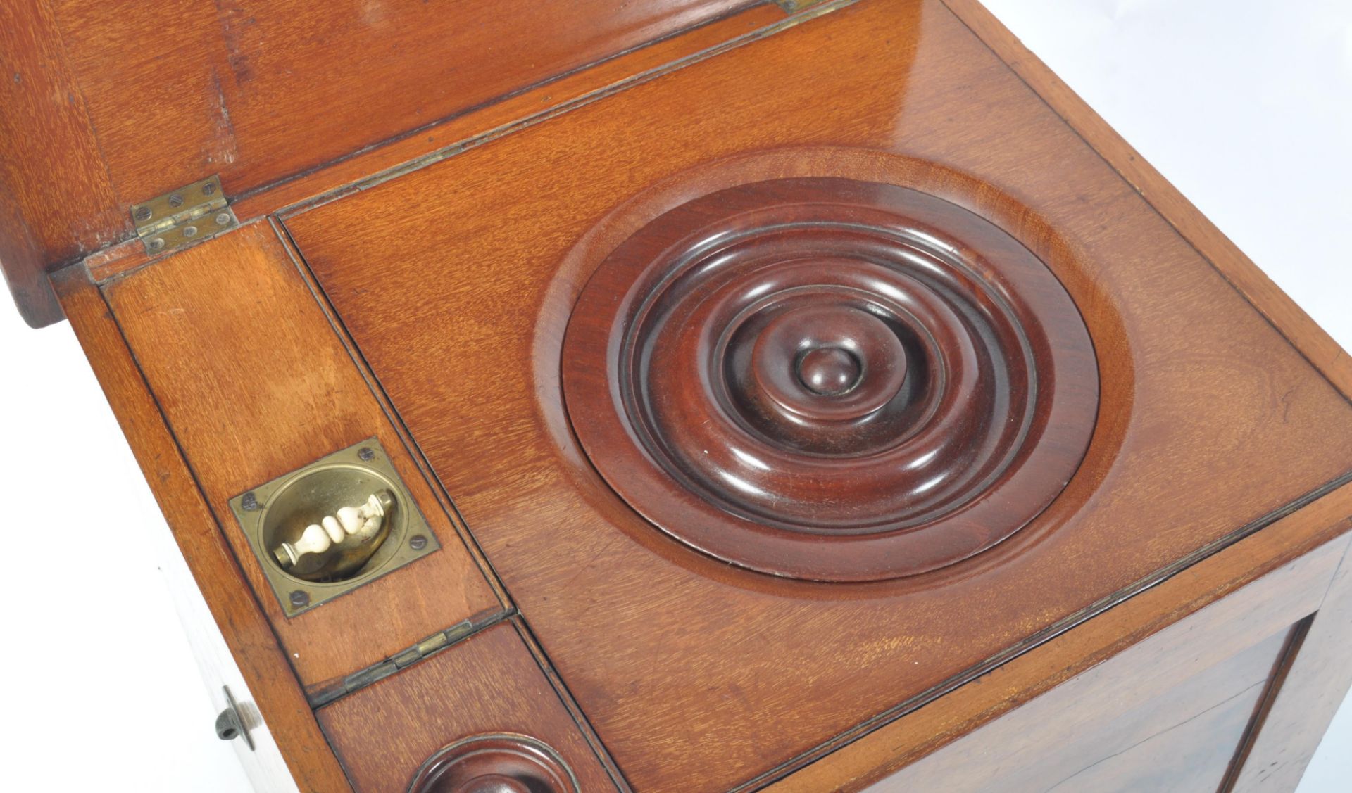 19TH CENTURY VICTORIAN MAHOGANY CAMPAIGN BOX PEDESTAL COMMODE - Bild 2 aus 8