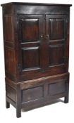 17TH / 18TH CENTURY COUNTRY OAK LIVERY CUPBOARD