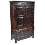 17TH / 18TH CENTURY COUNTRY OAK LIVERY CUPBOARD