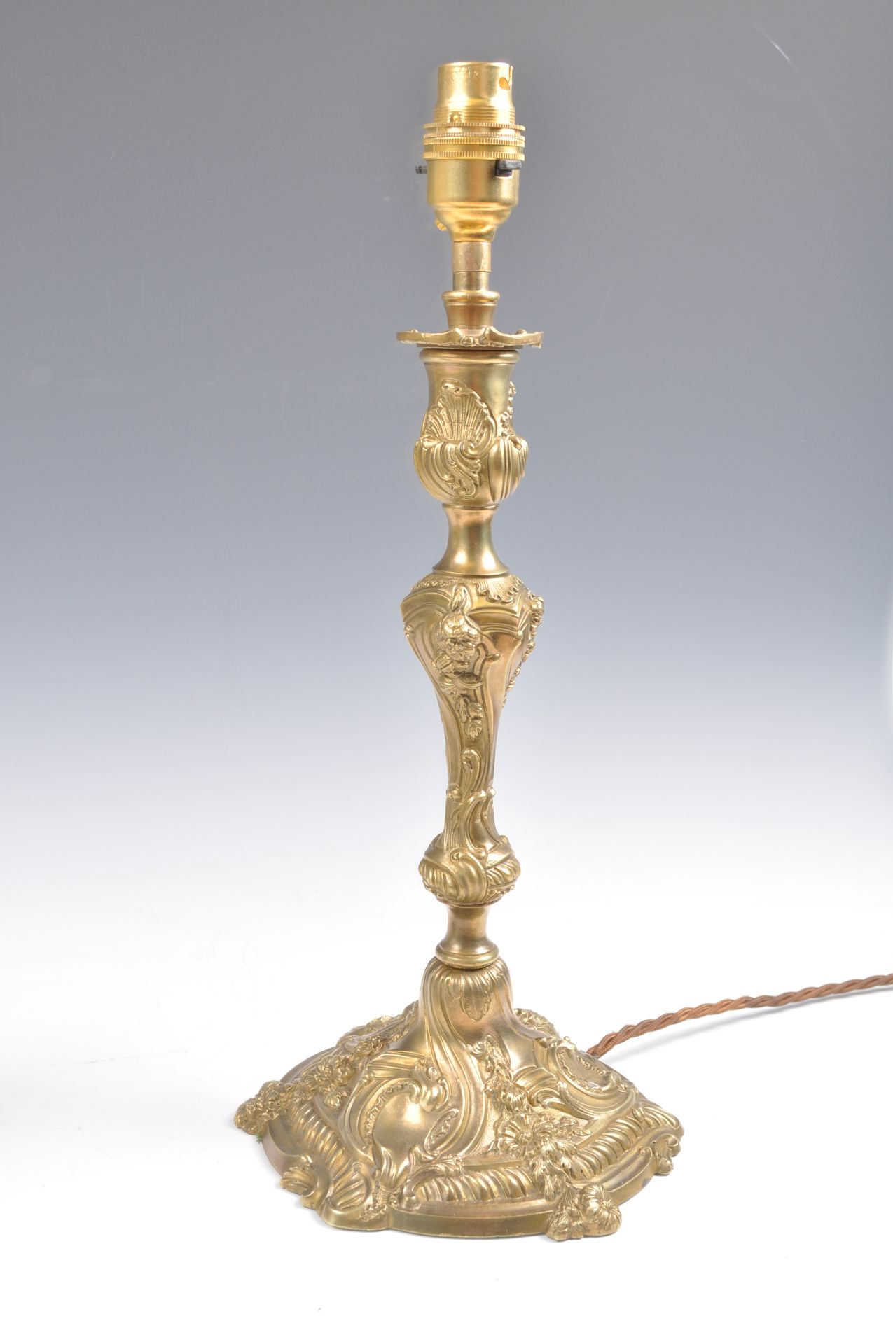 PAIR OF 18TH CENTURY FRENCH BRASS CANDLESTICKS - TABLE LAMPS - Bild 2 aus 6