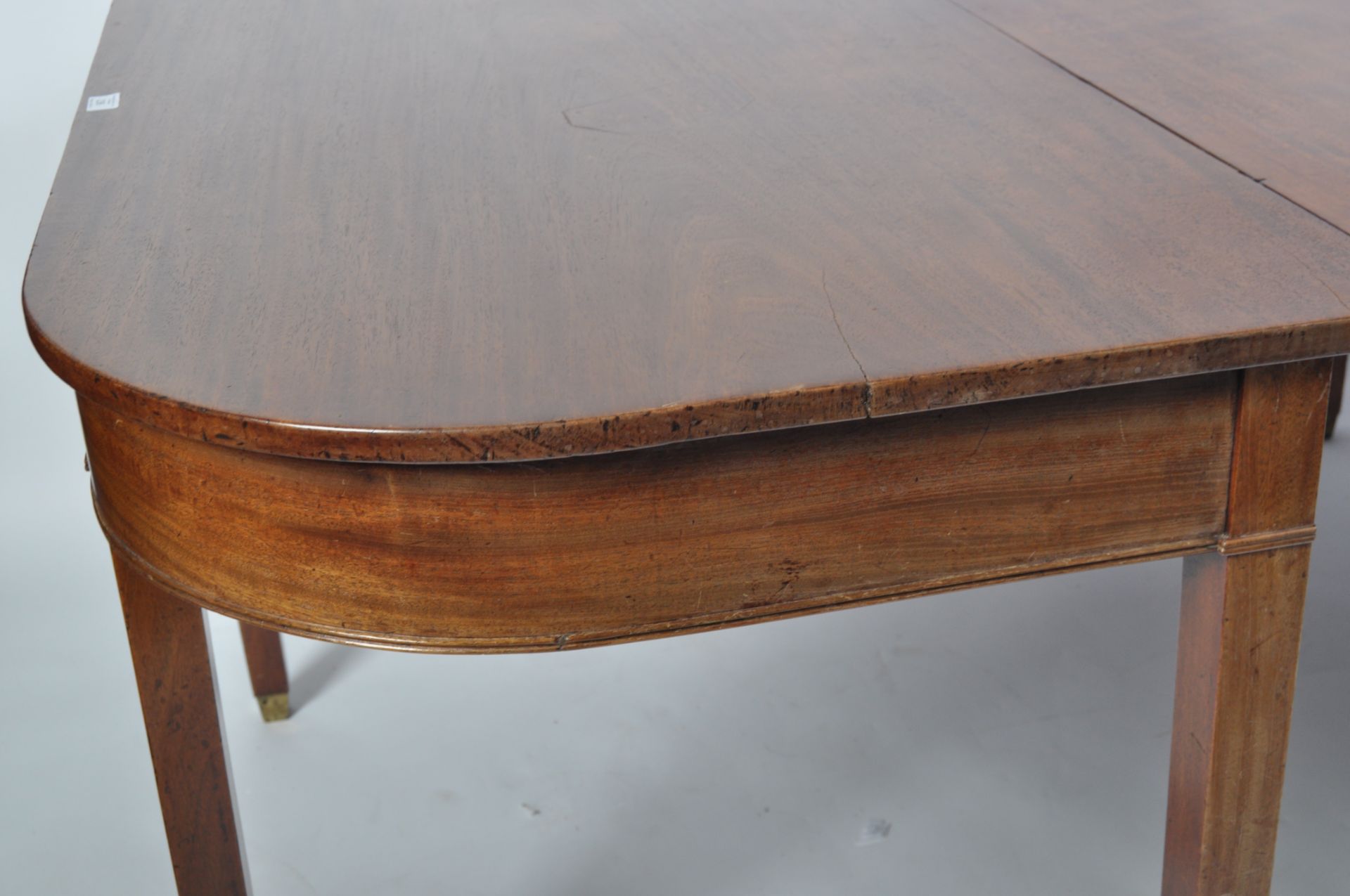 A 19TH CENTURY LARGE D-END MAHOGANY GEORGE III DINING TABLE - Bild 3 aus 9