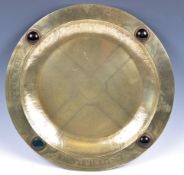 A LATE 19TH CENTURY ARTS AND CRAFTS MOVEMENT BRASS CHURCH ECCLESIASTICAL COLLECTION PLATE