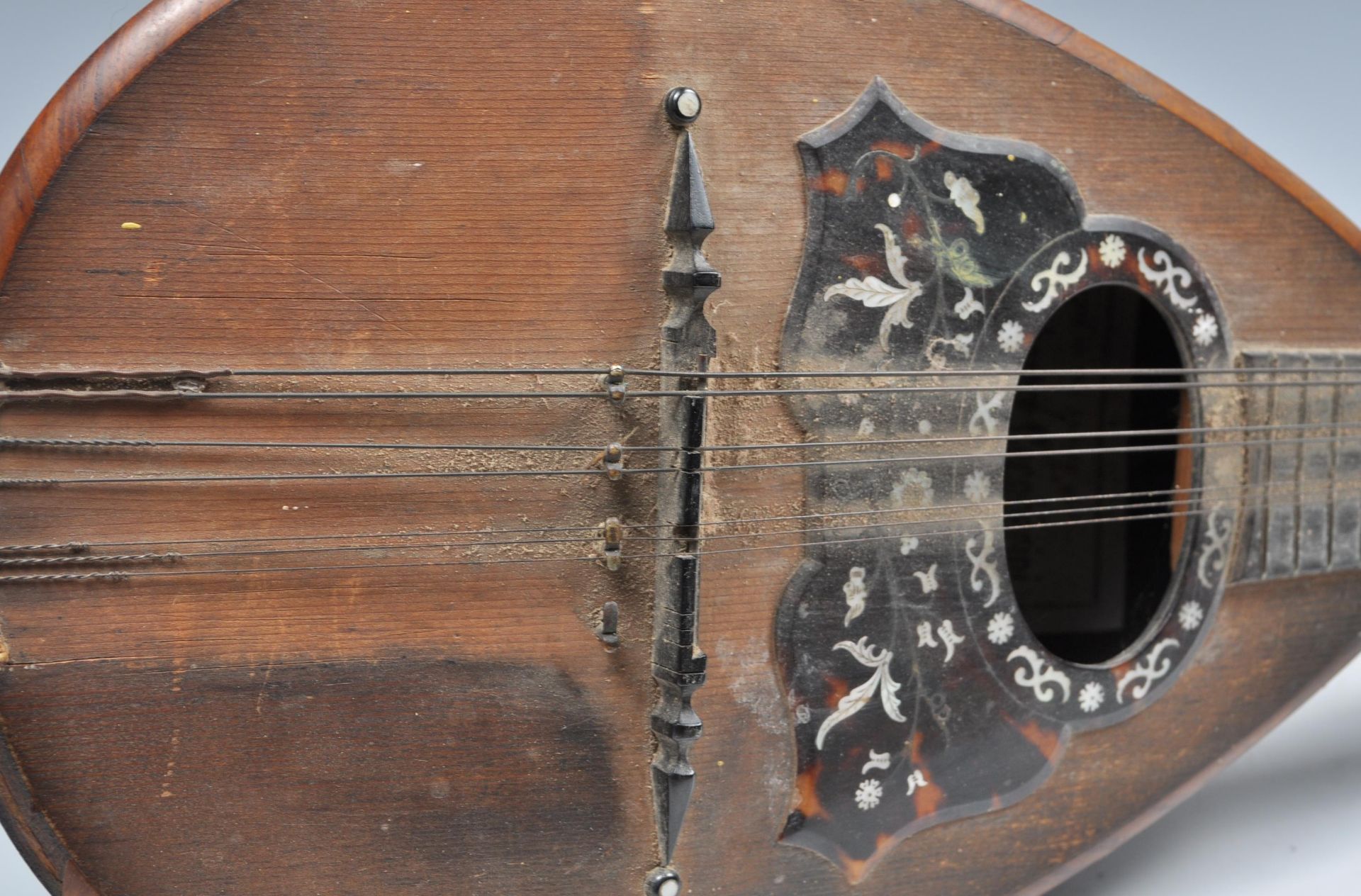 19TH CENTURY ITALIAN 10 STRING MANDOLIN BY UMBERTO CECCHERINI - Bild 2 aus 10