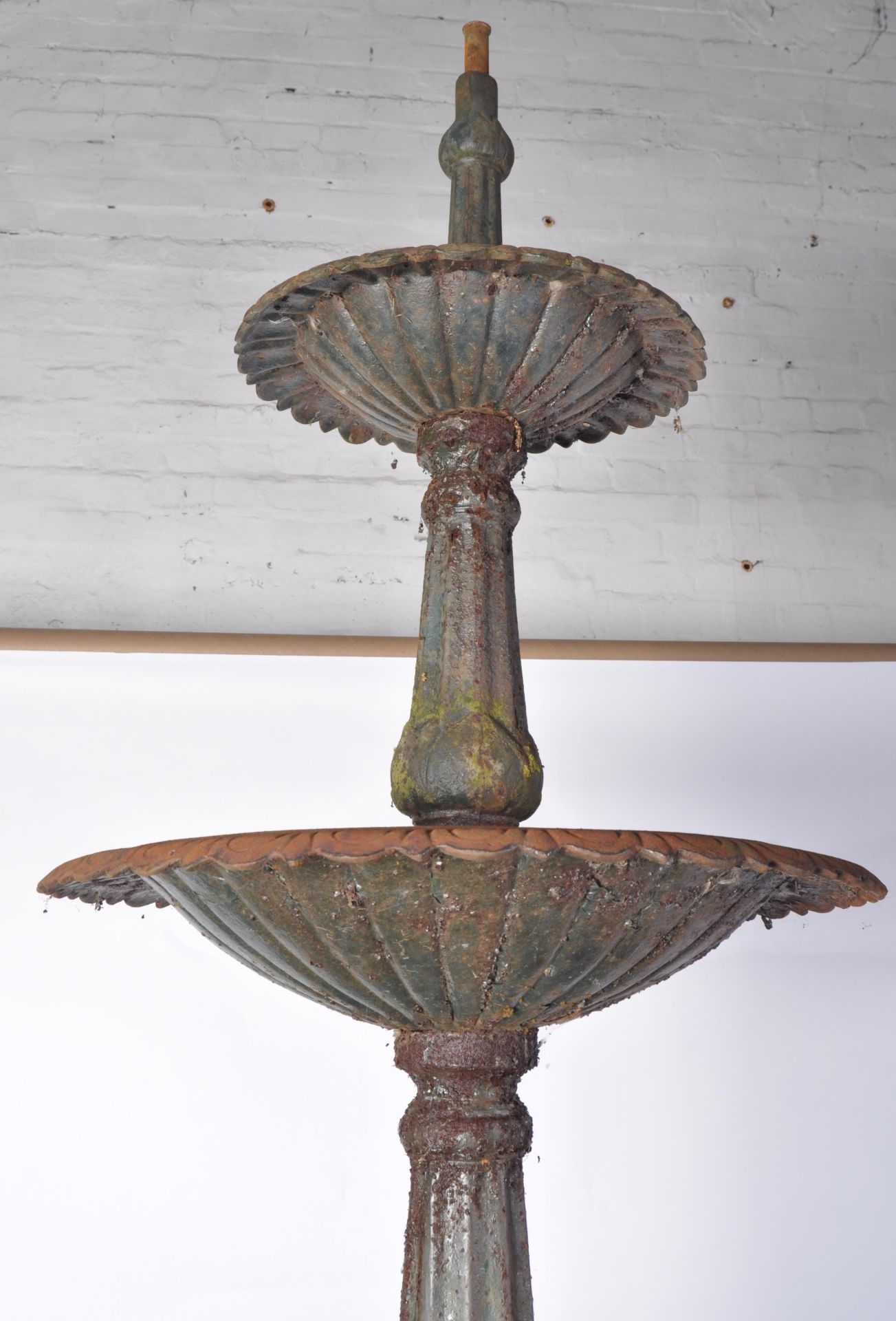 LARGE 20TH CENTURY COALBROOKDALE STYLE CAST IRON GARDEN FOUNTAIN - Bild 7 aus 17