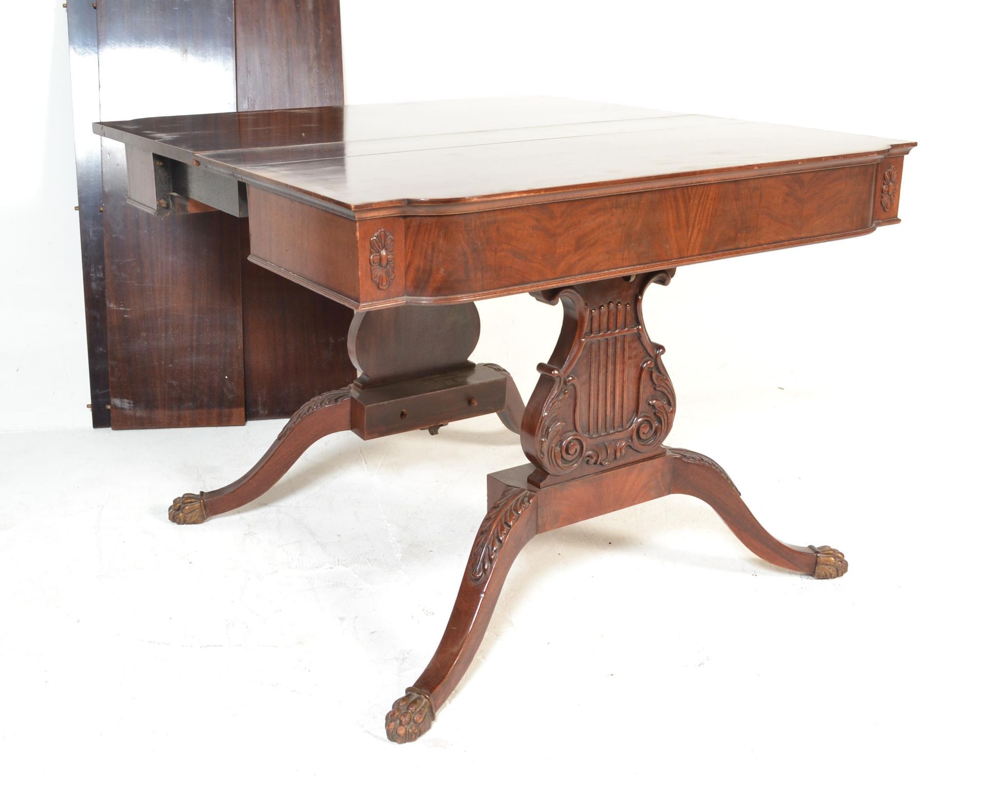 19TH CENTURY REGENCY STYLE MAHOGANY PULL DINING TABLE - Bild 6 aus 10