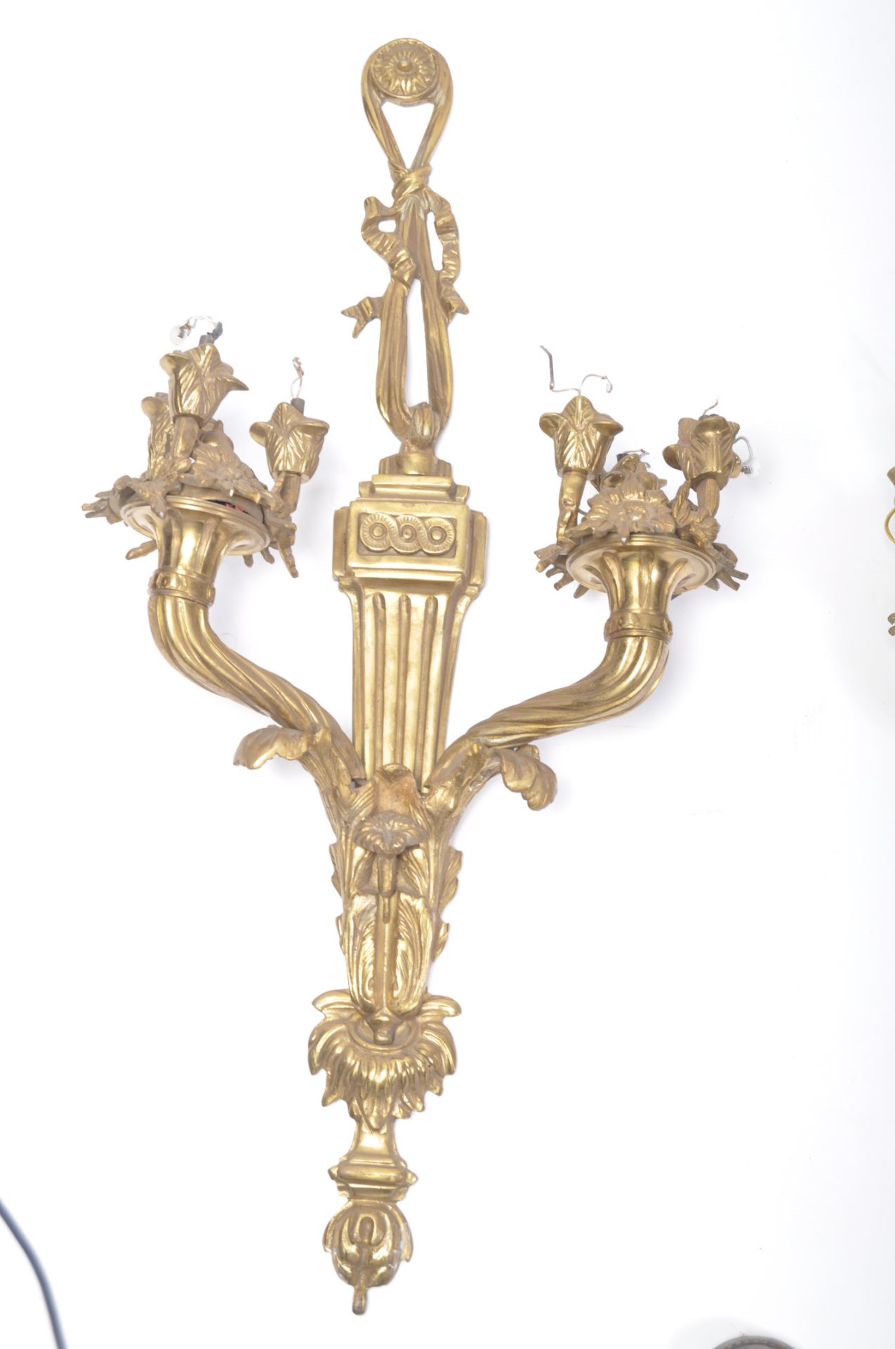 19TH CENTURY PAIR OF ADAMS REVIVAL GILT METAL WALL LIGHT SCONCES - Bild 2 aus 7