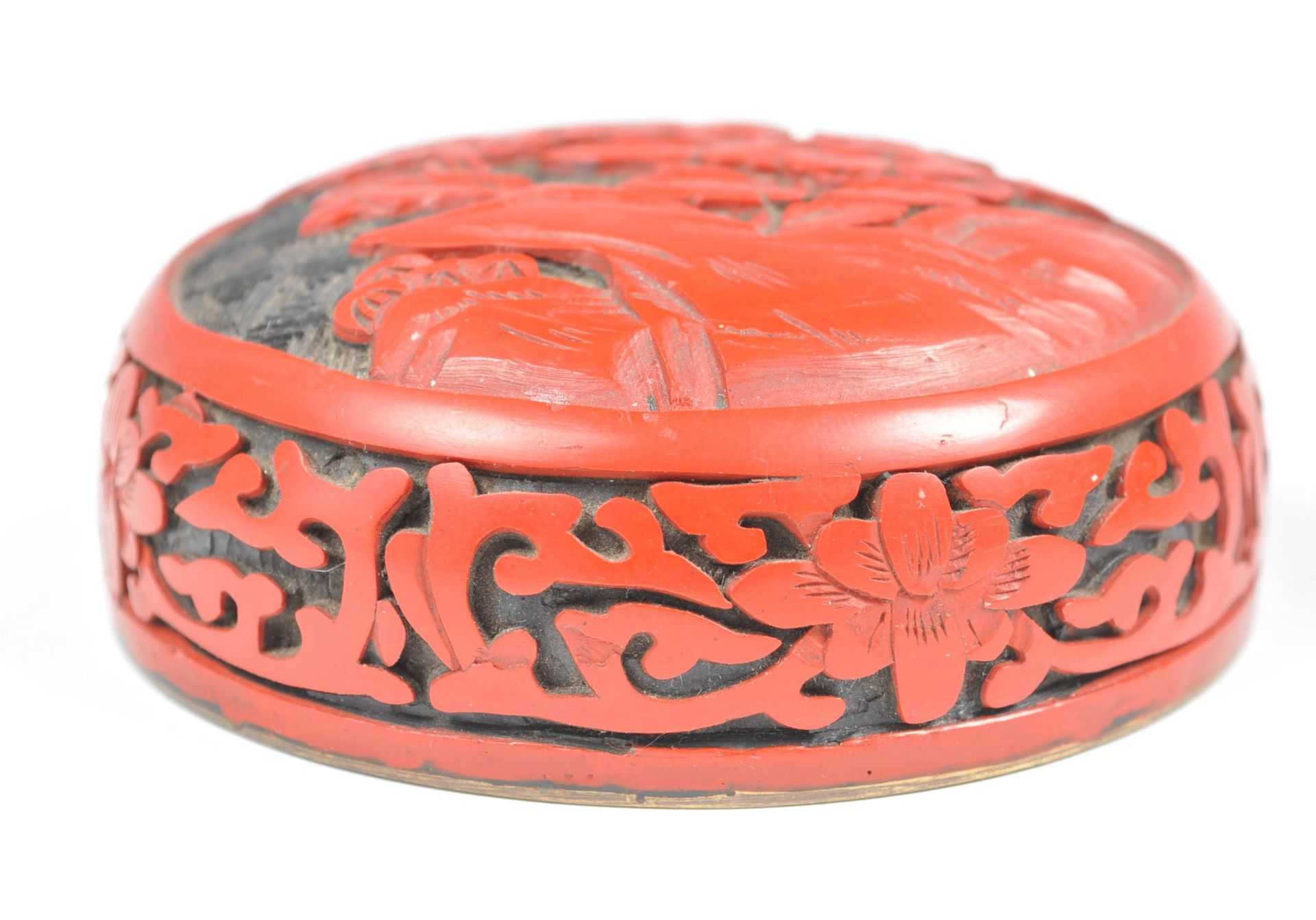 19TH CENTURY CHINESE CINNABAR LACQUER GINGER JAR AND COVER. - Image 8 of 8