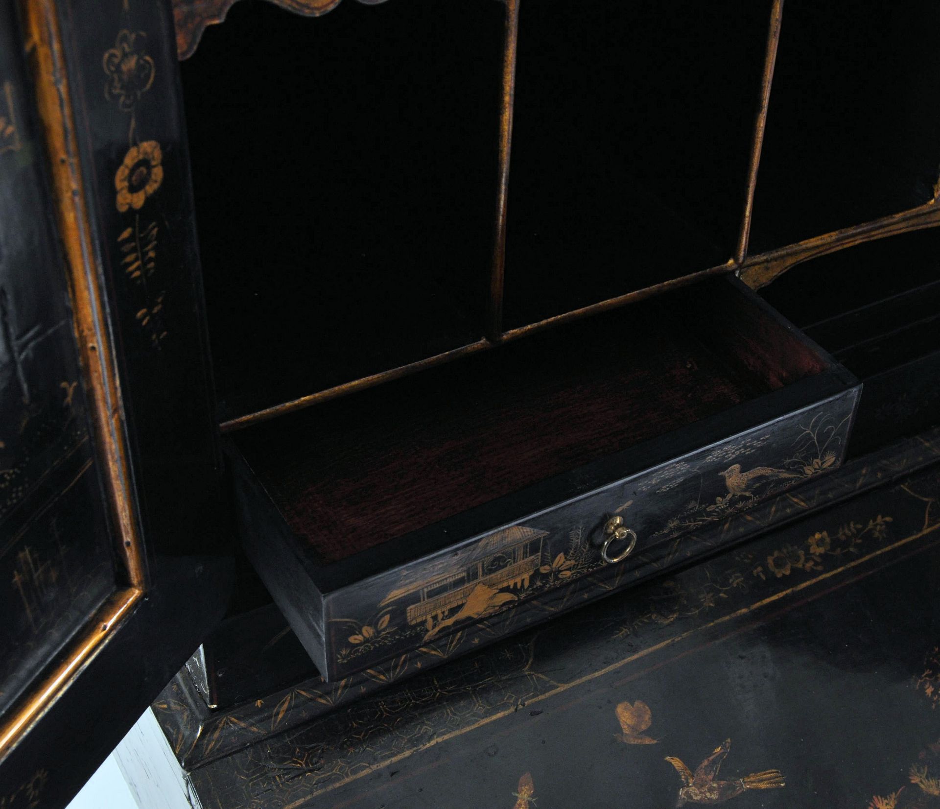 18TH / 19TH CENTURY CHINESE BLACK LACQUERED BUREAU BOOKCASE - Bild 20 aus 24