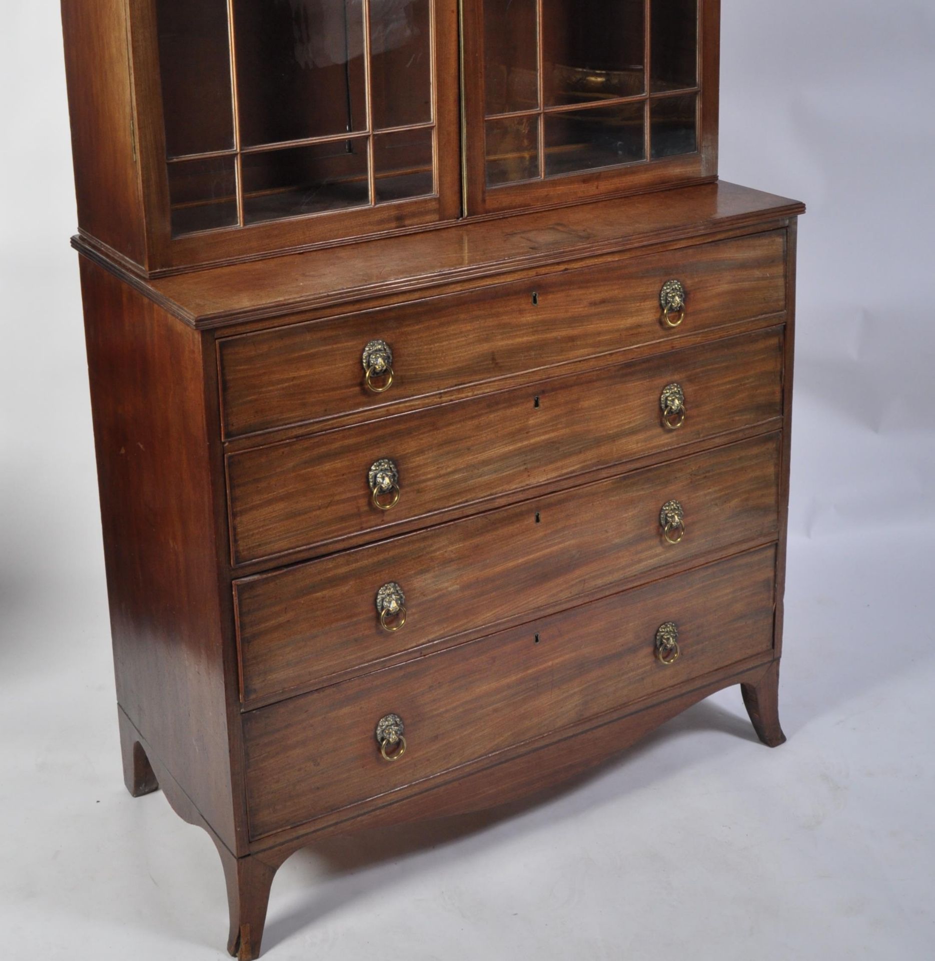 19TH CENTURY GEORGE III MAHOGANY BOOKCASE ON CHEST OF DRAWERS - Bild 2 aus 8