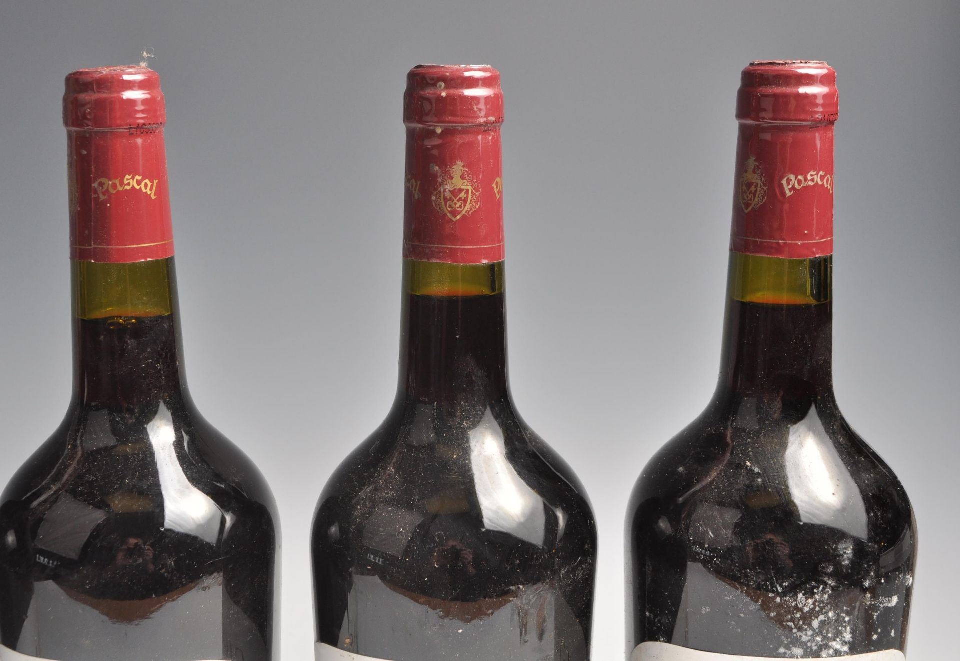 FIVE BOTTLES OF 1990 PASCAL FRERES GIGONDAS DE LA - Bild 4 aus 4