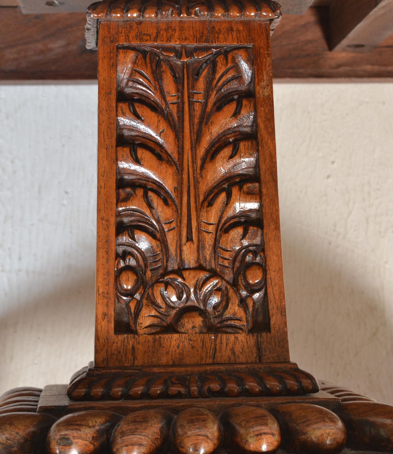 19TH CENTURY BURMESE CARVED OCTAGONAL OCCASIONAL TABLE - Bild 7 aus 7