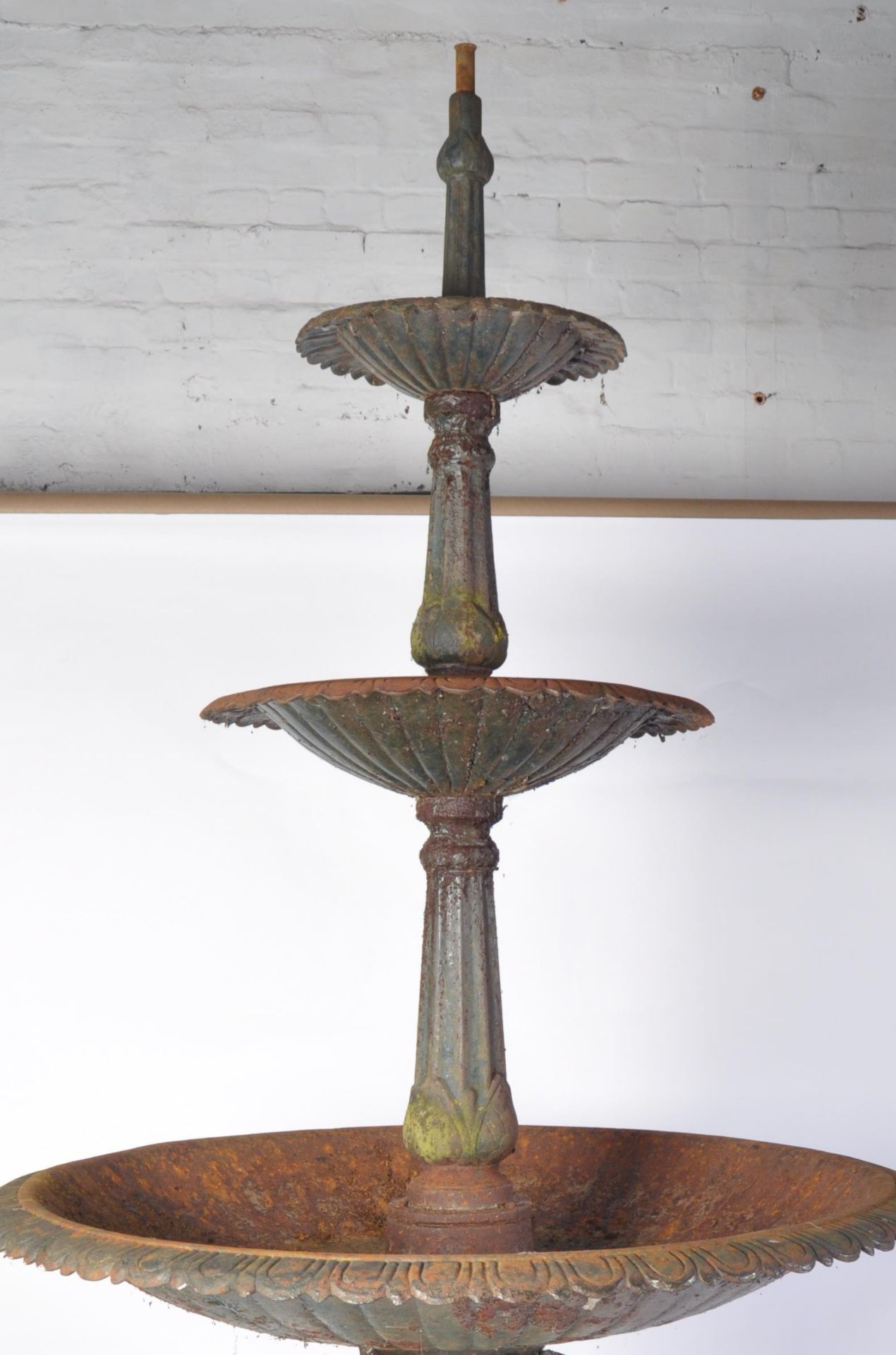 LARGE 20TH CENTURY COALBROOKDALE STYLE CAST IRON GARDEN FOUNTAIN - Bild 6 aus 17