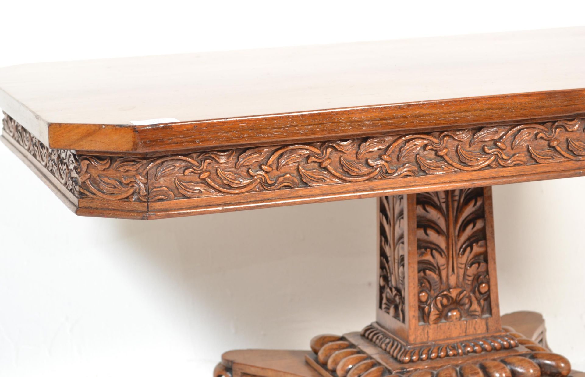 19TH CENTURY BURMESE CARVED OCTAGONAL OCCASIONAL TABLE - Bild 4 aus 7