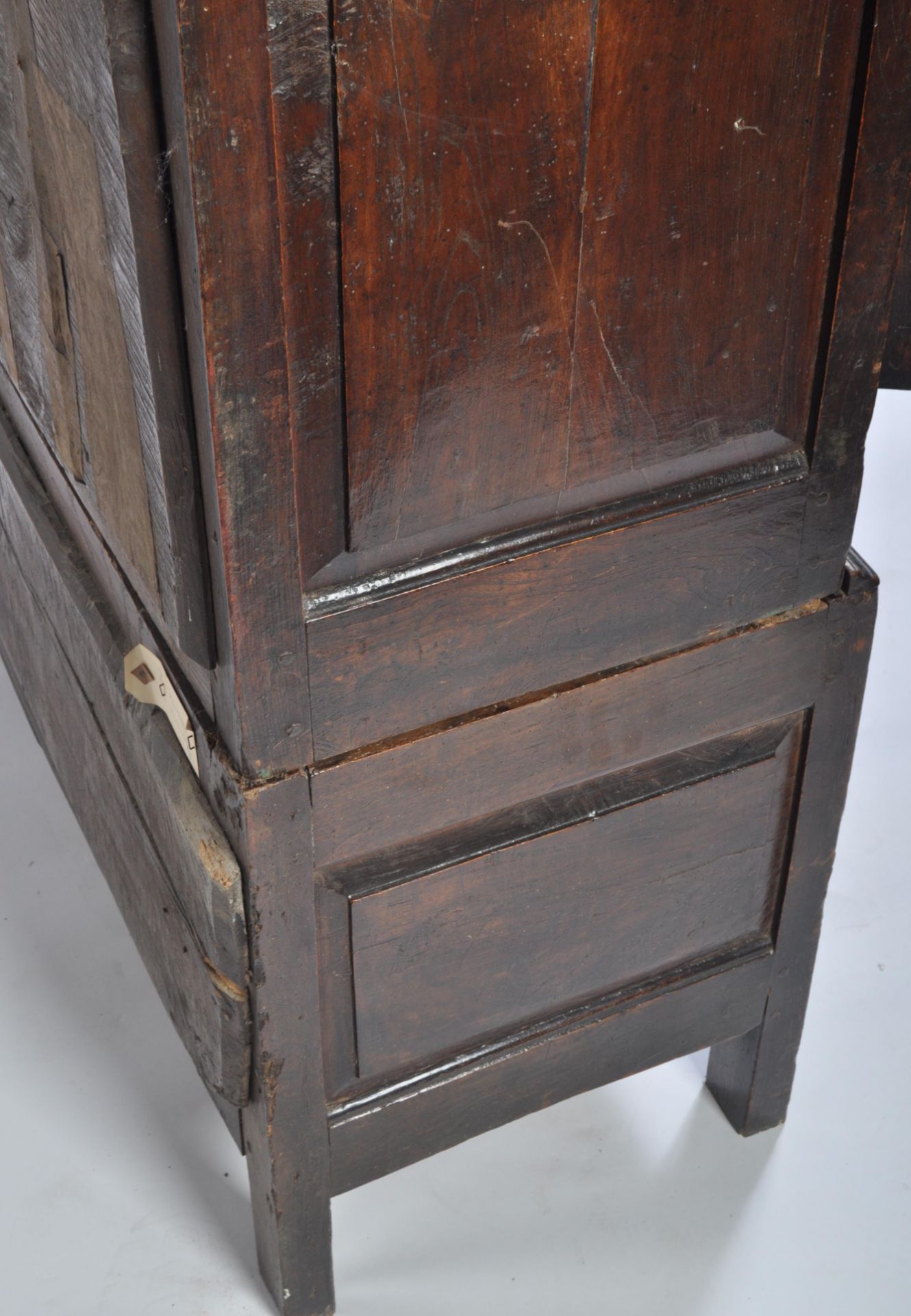 17TH / 18TH CENTURY COUNTRY OAK LIVERY CUPBOARD - Bild 9 aus 10