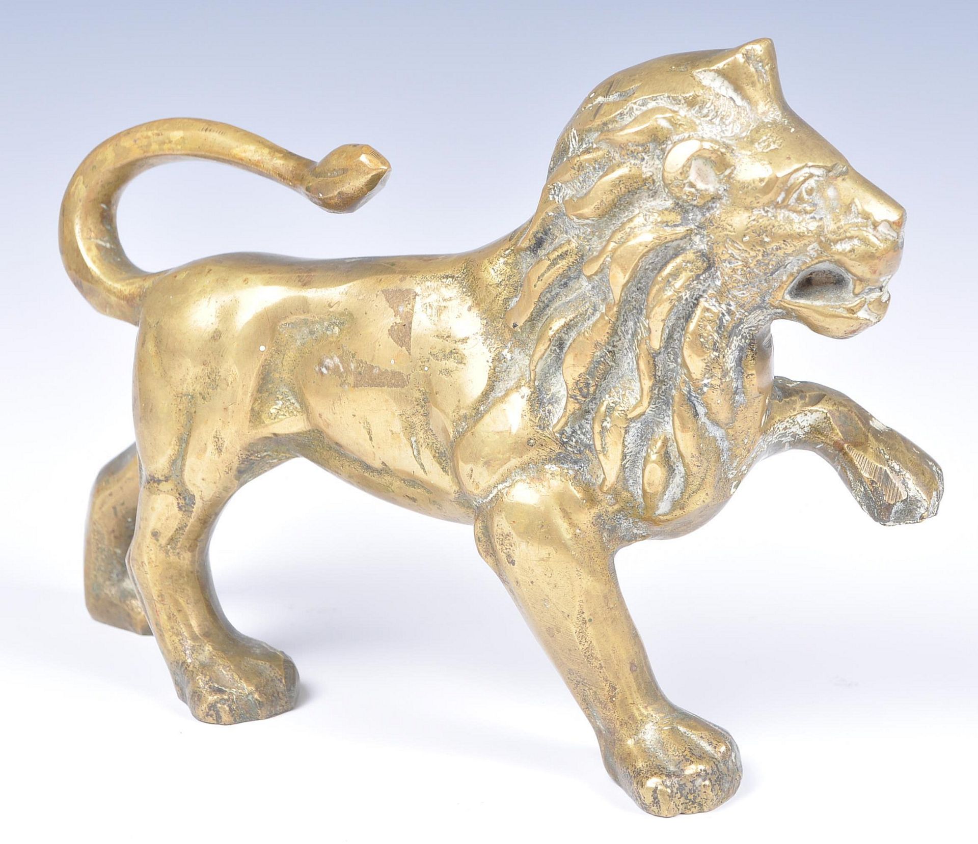 19TH CENTURY VICTORIAN HEAVY BRASS FIGURINE OF A LION