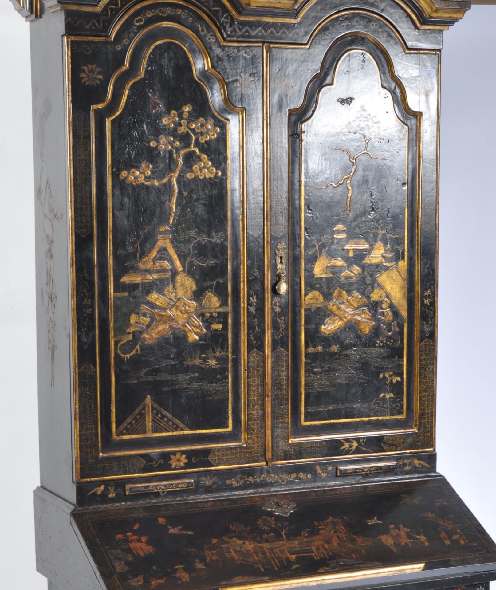 18TH / 19TH CENTURY CHINESE BLACK LACQUERED BUREAU BOOKCASE - Bild 3 aus 24