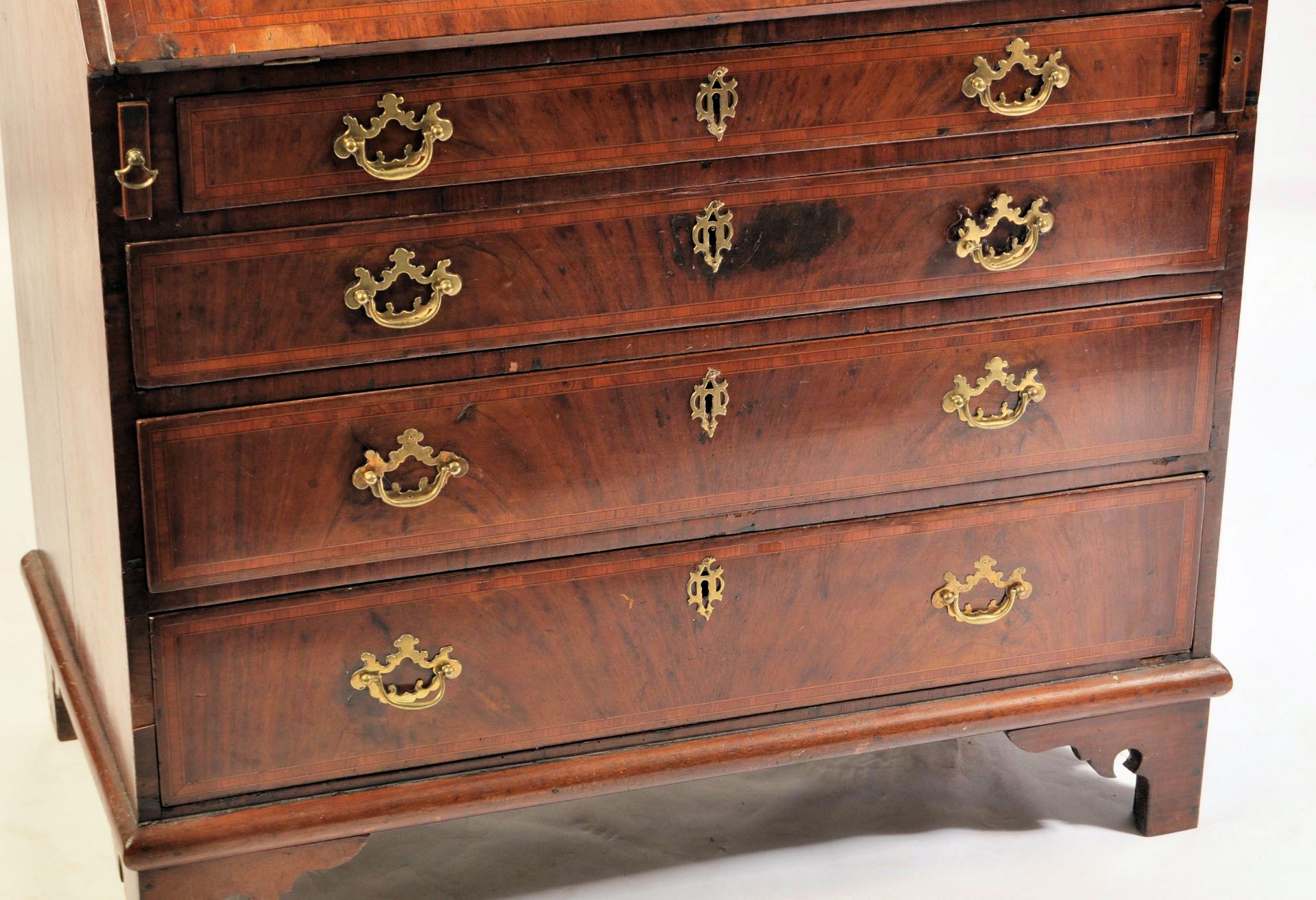 A GEORGE III 18TH CENTURY MAHOGANY INLAID BUREAU B - Image 2 of 8