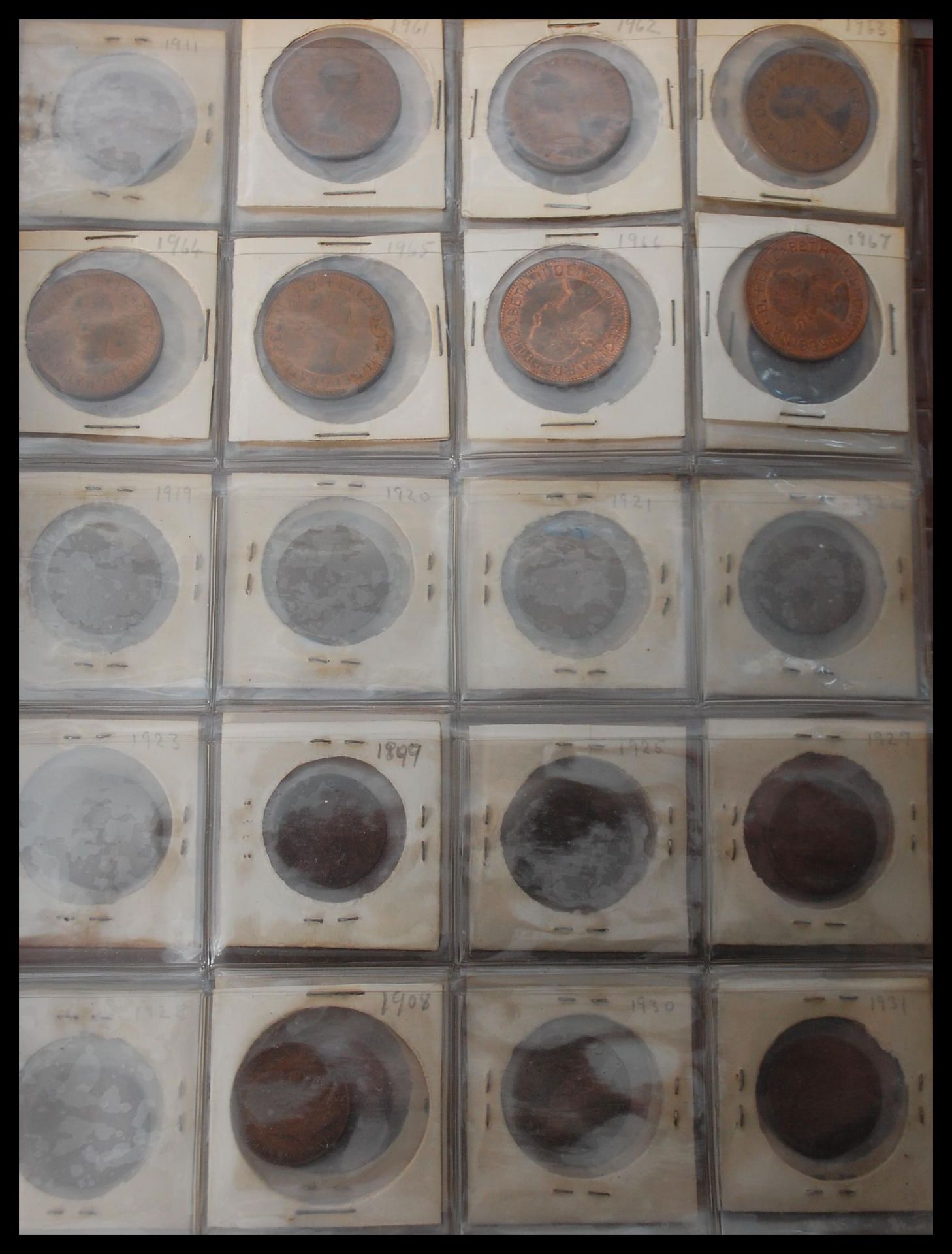 Three albums of assorted coins to include a good assortment of British Half Crowns dating from - Bild 6 aus 18