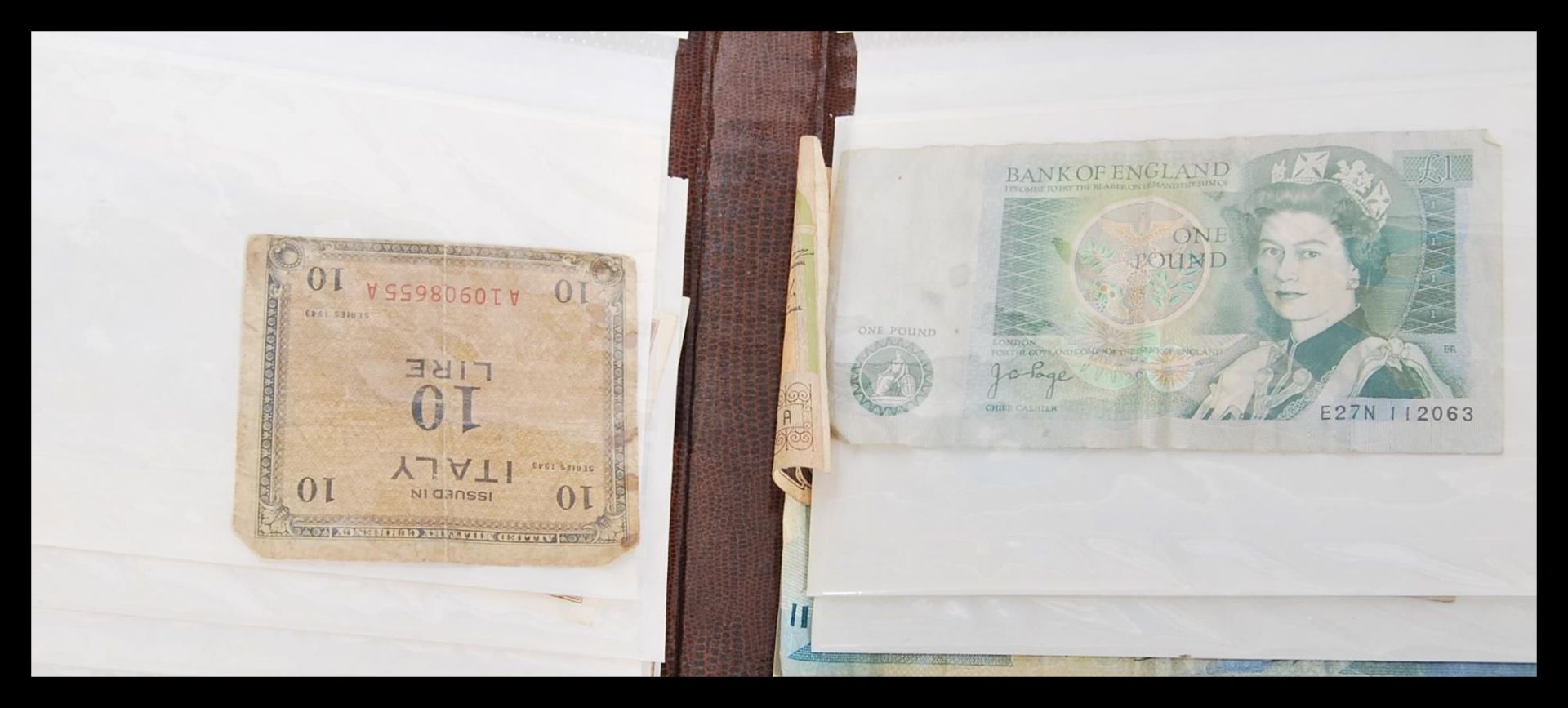 A good collection of vintage 20th Century all world bank notes and currency to include Great Britain - Bild 4 aus 6