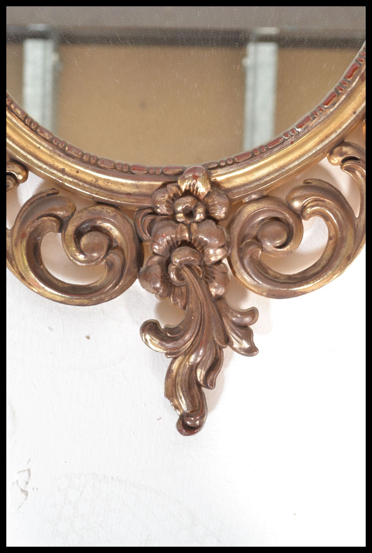 Two antique style 20th Century ornate glass wall mirrors having faux food gilt ormolu scrolled - Bild 7 aus 9