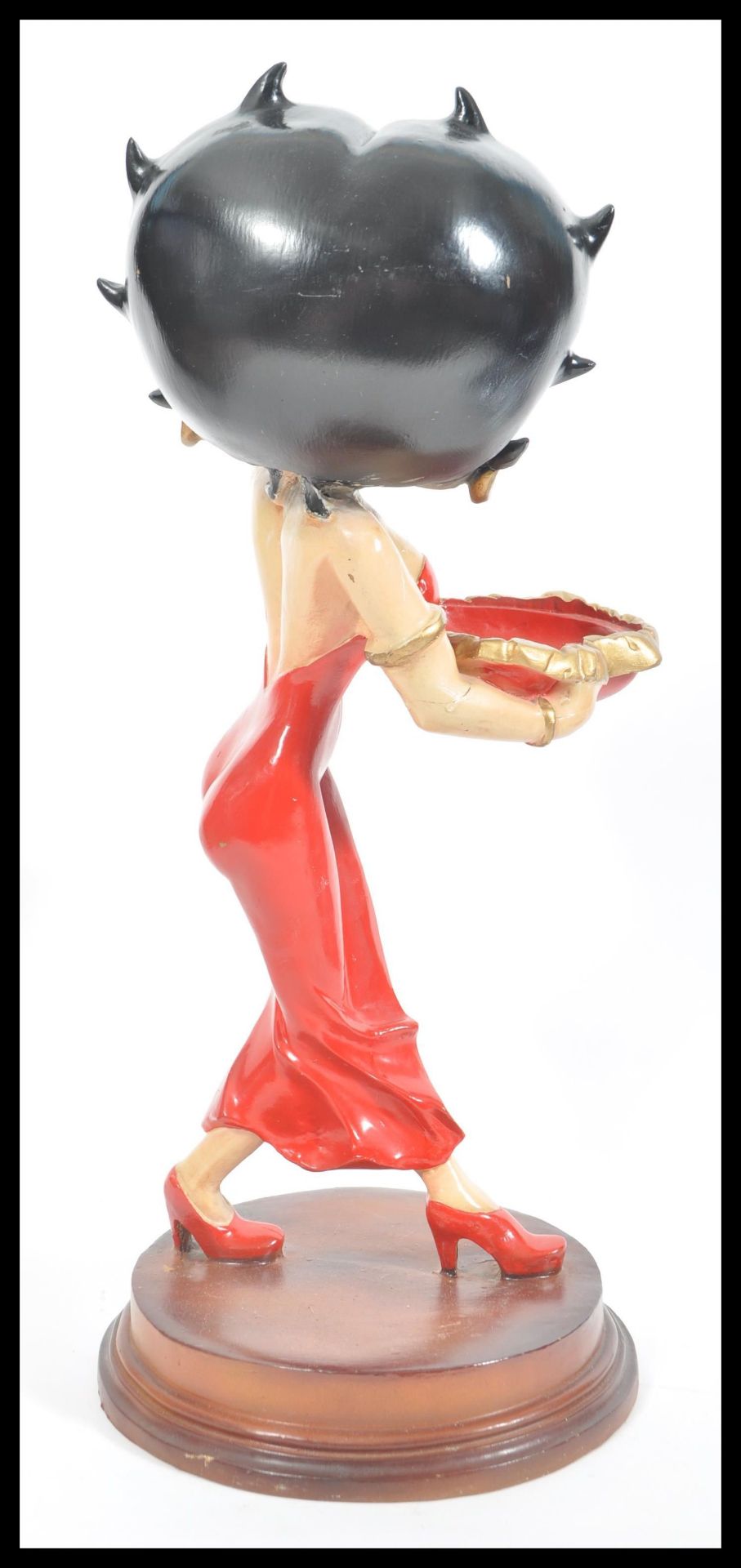 A large figure of Betty Boop raised on circular wooden base. The iconic character in red dress. - Bild 2 aus 5