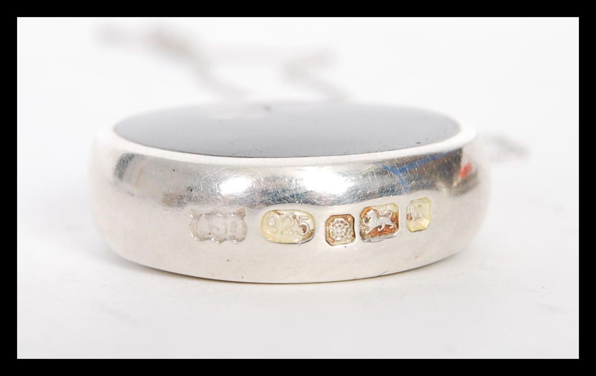 A selection of silver jewellery to include a stamped 925 silver bangle, a stamped 925 necklace of - Image 5 of 5