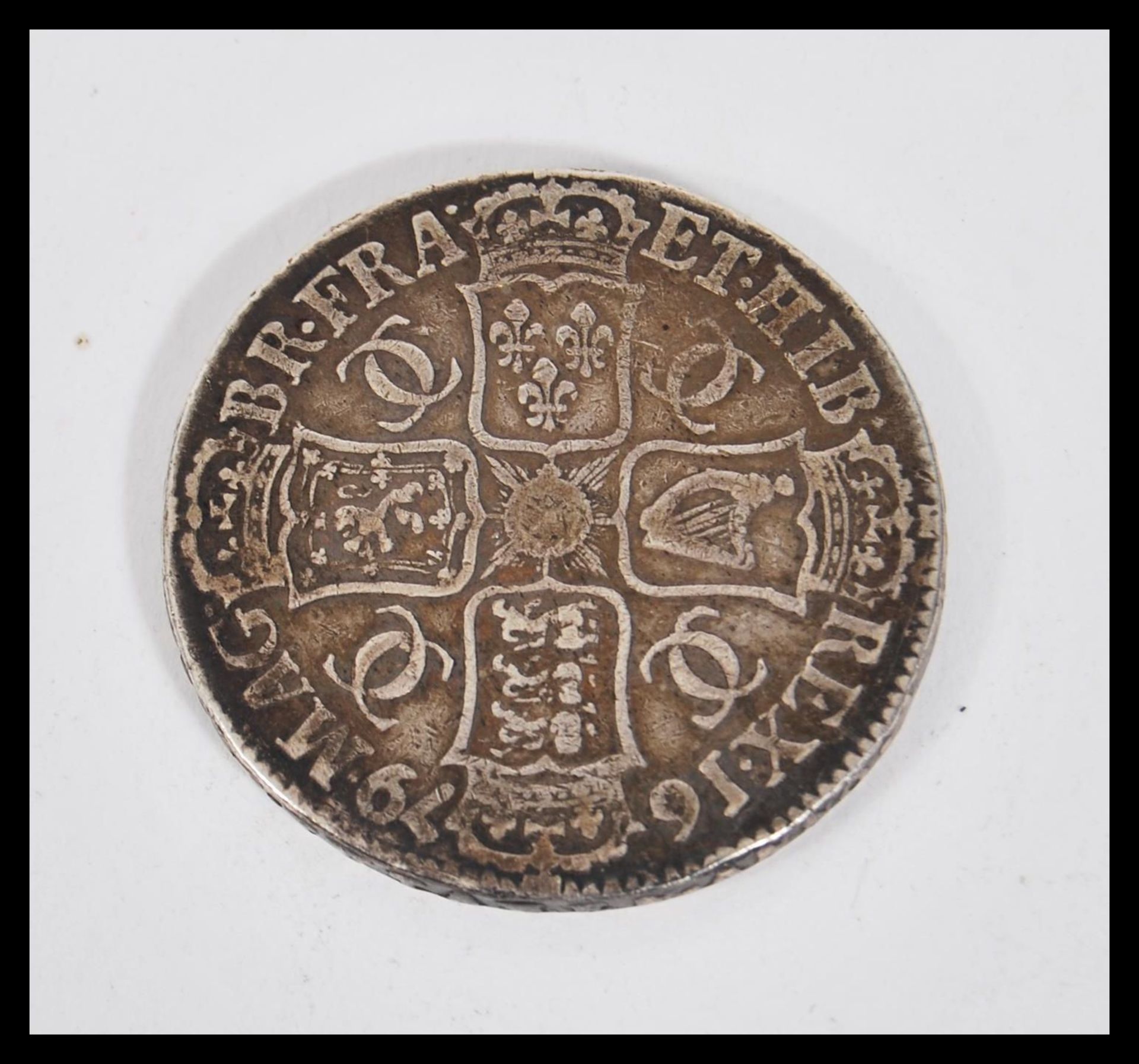 A 17th Century Charles II silver crown having the kings head facing right inscribed Carolus II Dei - Bild 3 aus 3