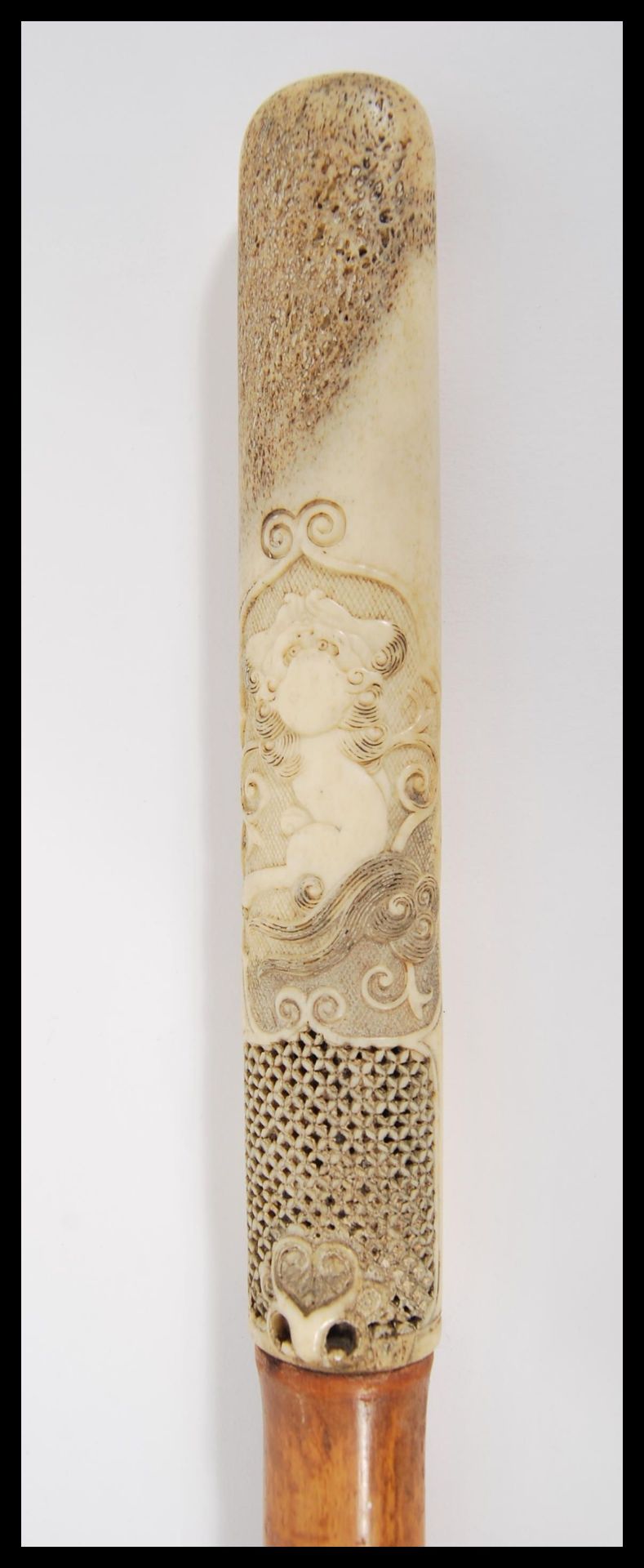 A 19th Century Chinese Cantonese bone handled partial parasol having a carved bone handle - Bild 4 aus 7