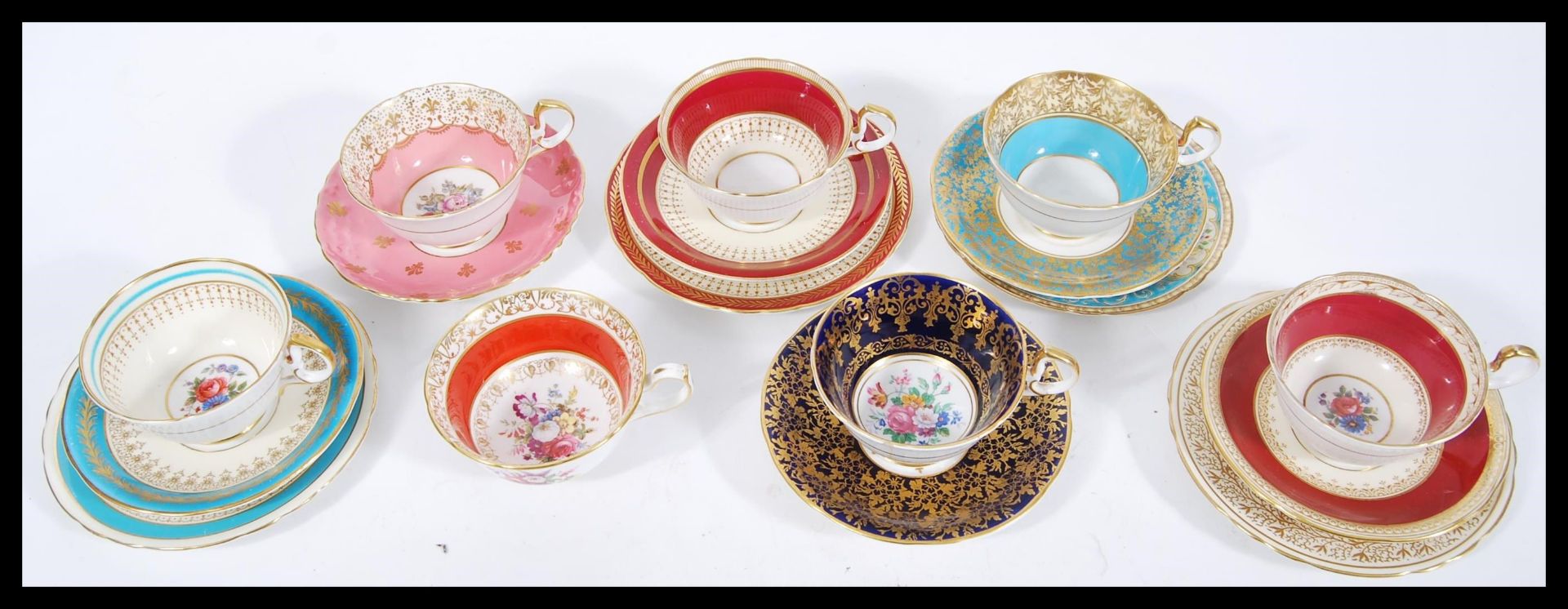 A collection of 20th Century Aynsley Fine English Bone China cups and saucers to include four cup - Bild 2 aus 5