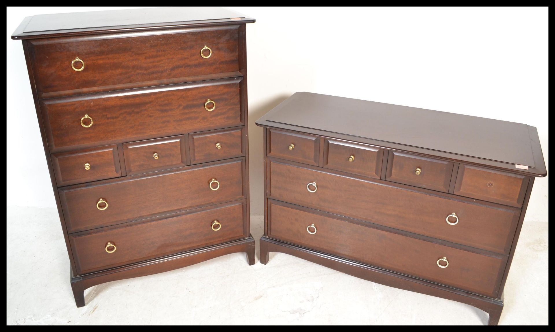 A Stag Minstrel mahogany tallboy chest of four long and three short drawers together with a matching - Bild 4 aus 6
